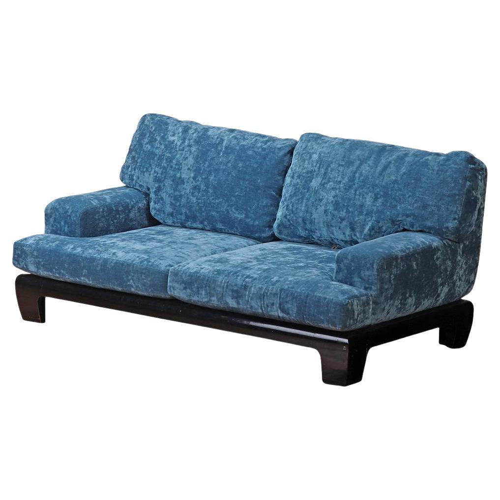 Sofá francés de terciopelo azul, c. 1960