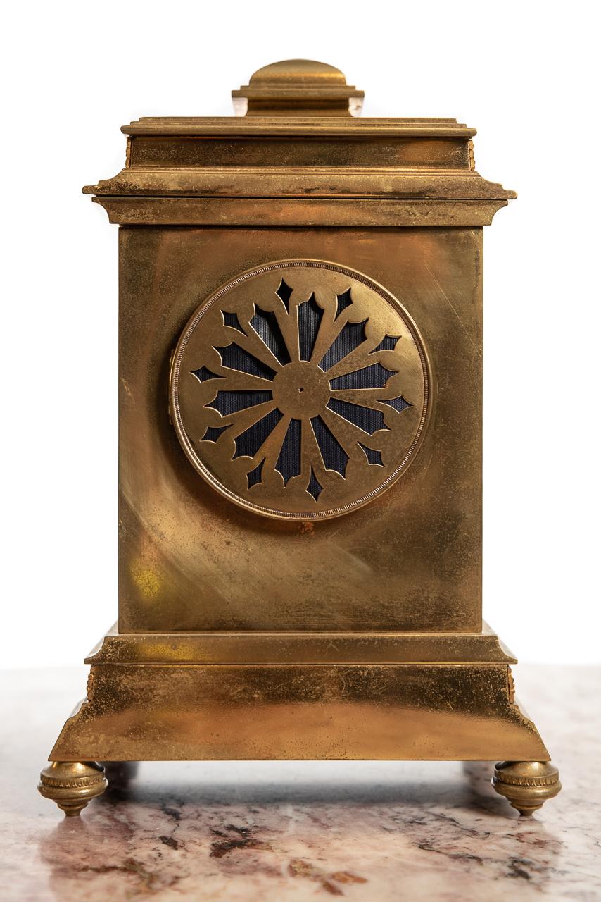 French Brass 8 Day Mantel Clock by Vincent & Cie, circa 1860 In Good Condition For Sale In Cheltenham, GB