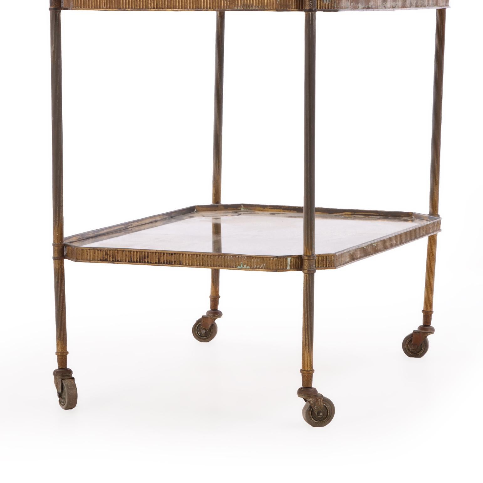 Carrito de bar francés de latón y espejo, c. 1965. Moderno de mediados de siglo en venta