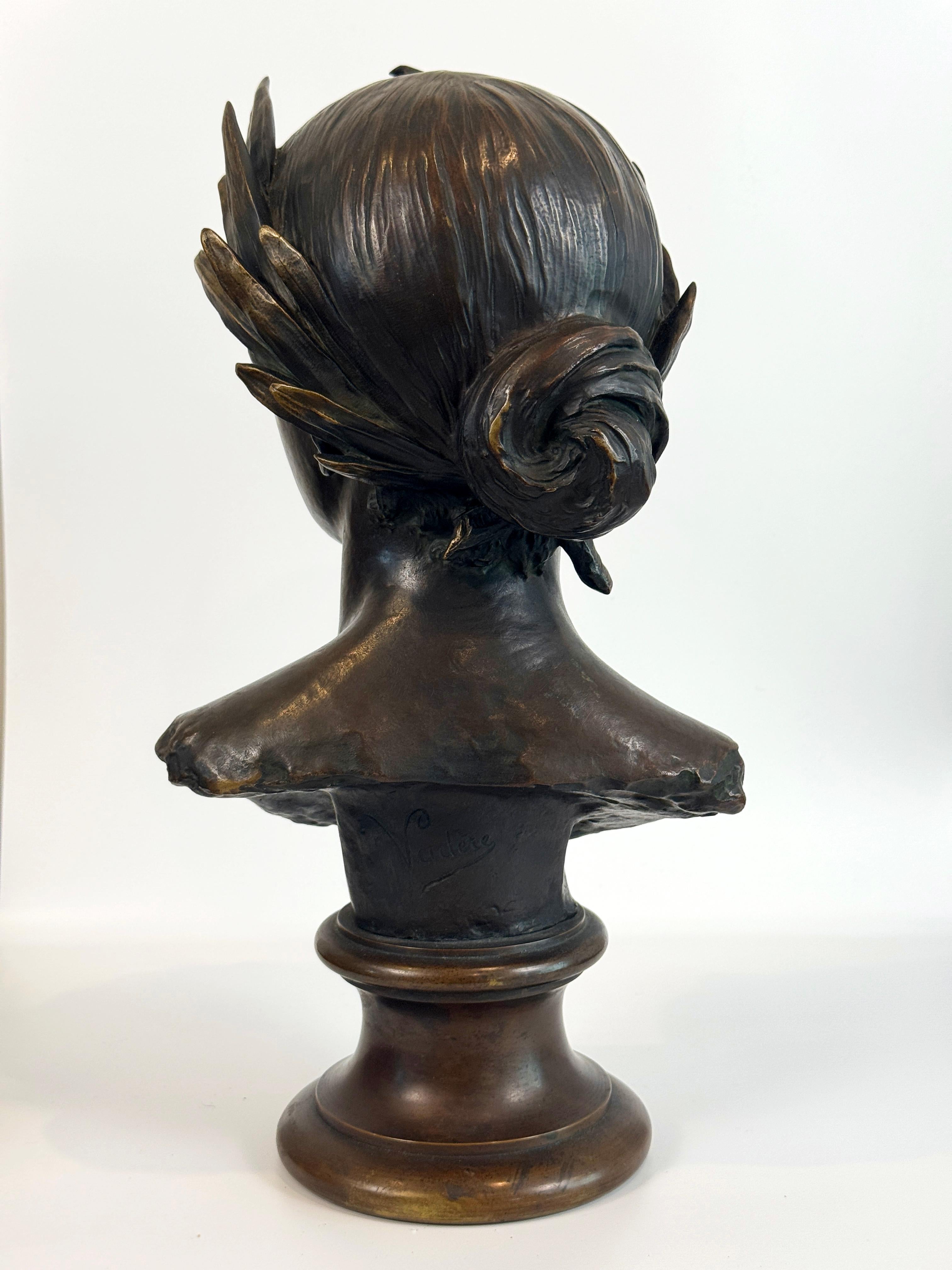 Francese Busto di bronzo francese di donna classica in vendita