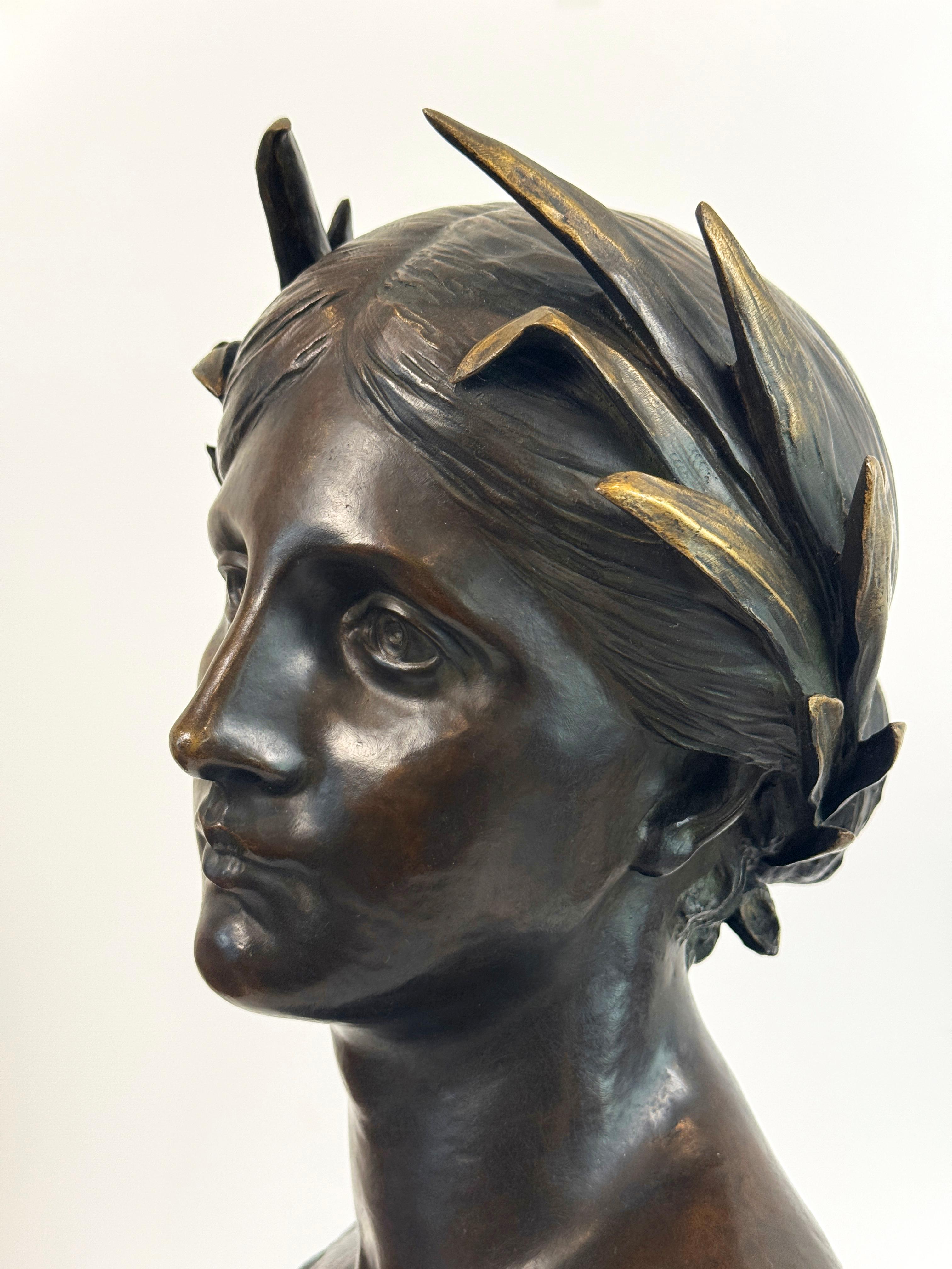 Bronzo Busto di bronzo francese di donna classica in vendita