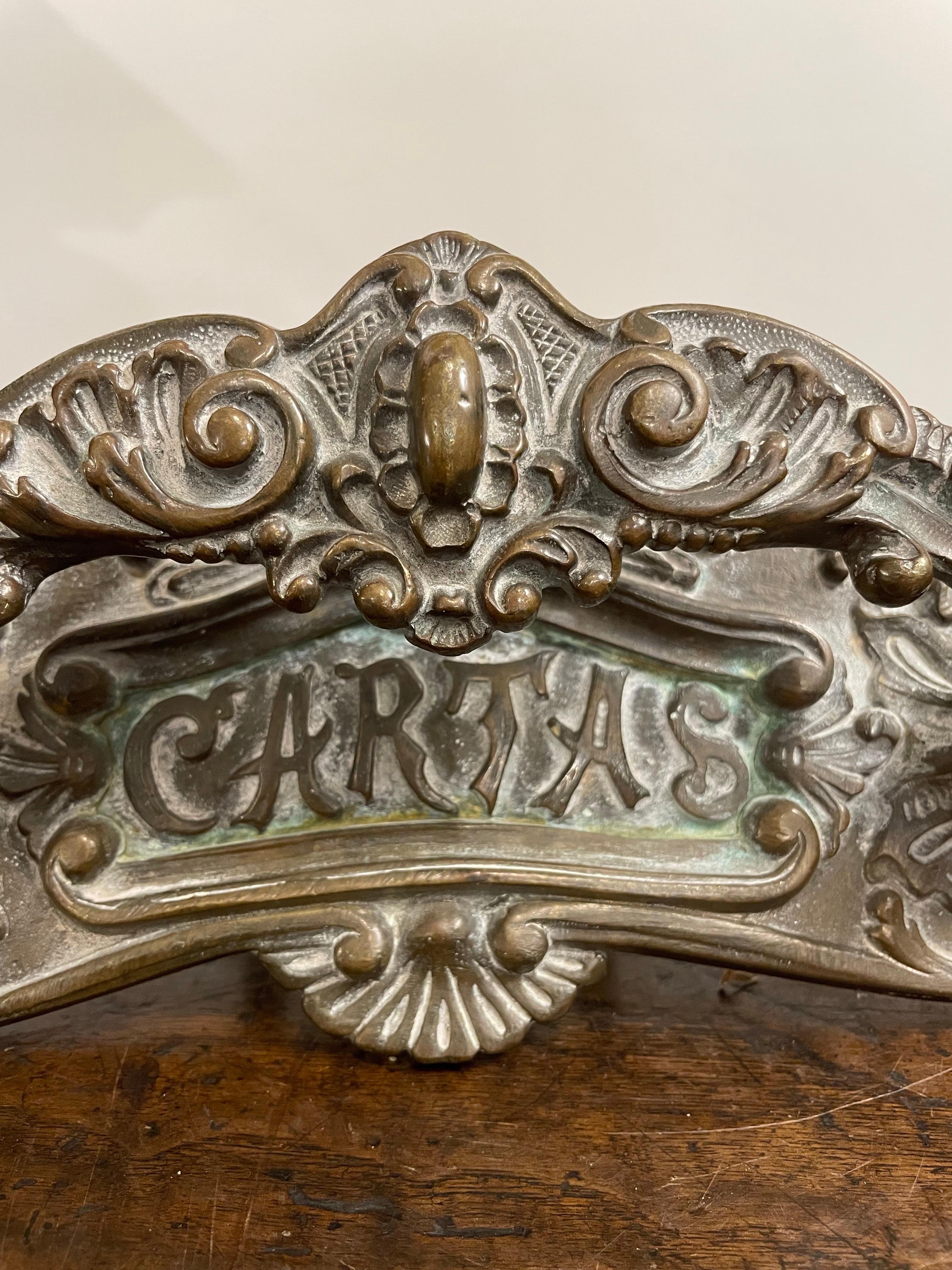 A French Bronze Door Handle, 19th Century

Provenance: Private Australian Collection.

Dimension:
Width: 32cm
Depth: 5cm
Height: 12.5cm