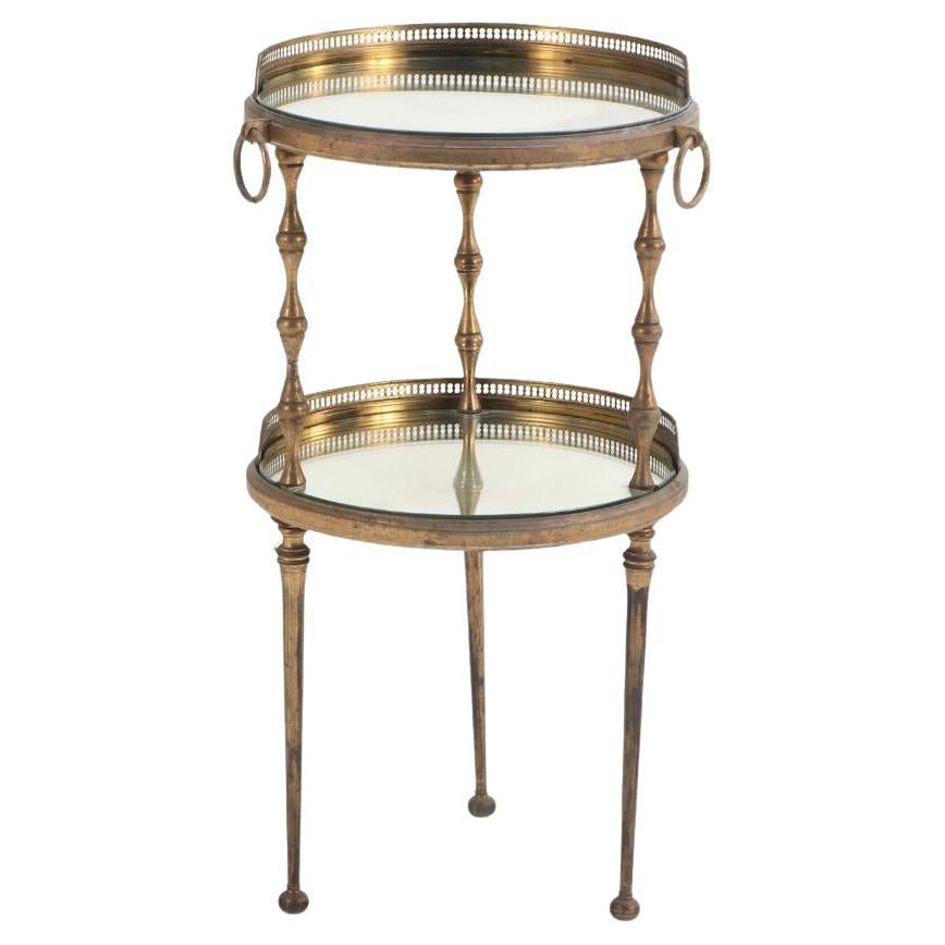 Französischer zierlicher Trinkgläsertisch aus Bronze und Glas, in  Art und Weise von Andre Arbus, C. 1950.