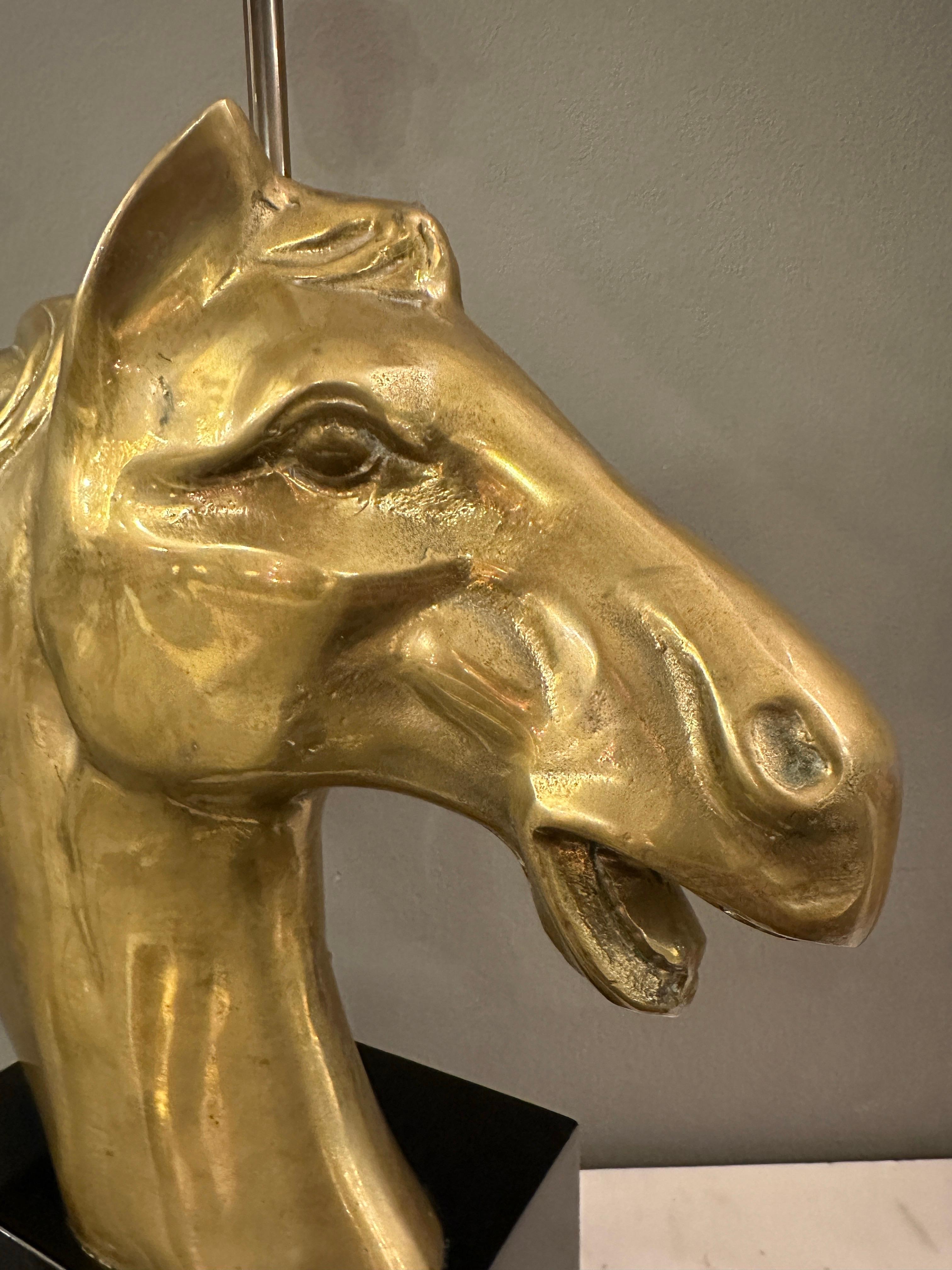 Französische Bronze-Tischlampe mit Pferdekopf im Zustand „Gut“ im Angebot in London, GB