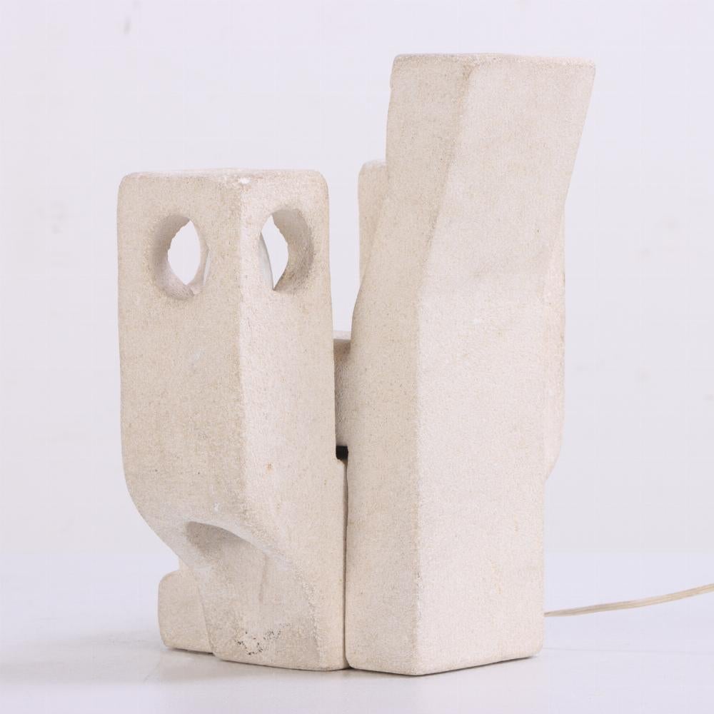 Lampe figurative brutaliste française par Albert Tormos, vers 1960. Bon état - En vente à Philadelphia, PA