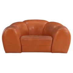 Chaise en cuir en forme de croissant, C.C. 1985.