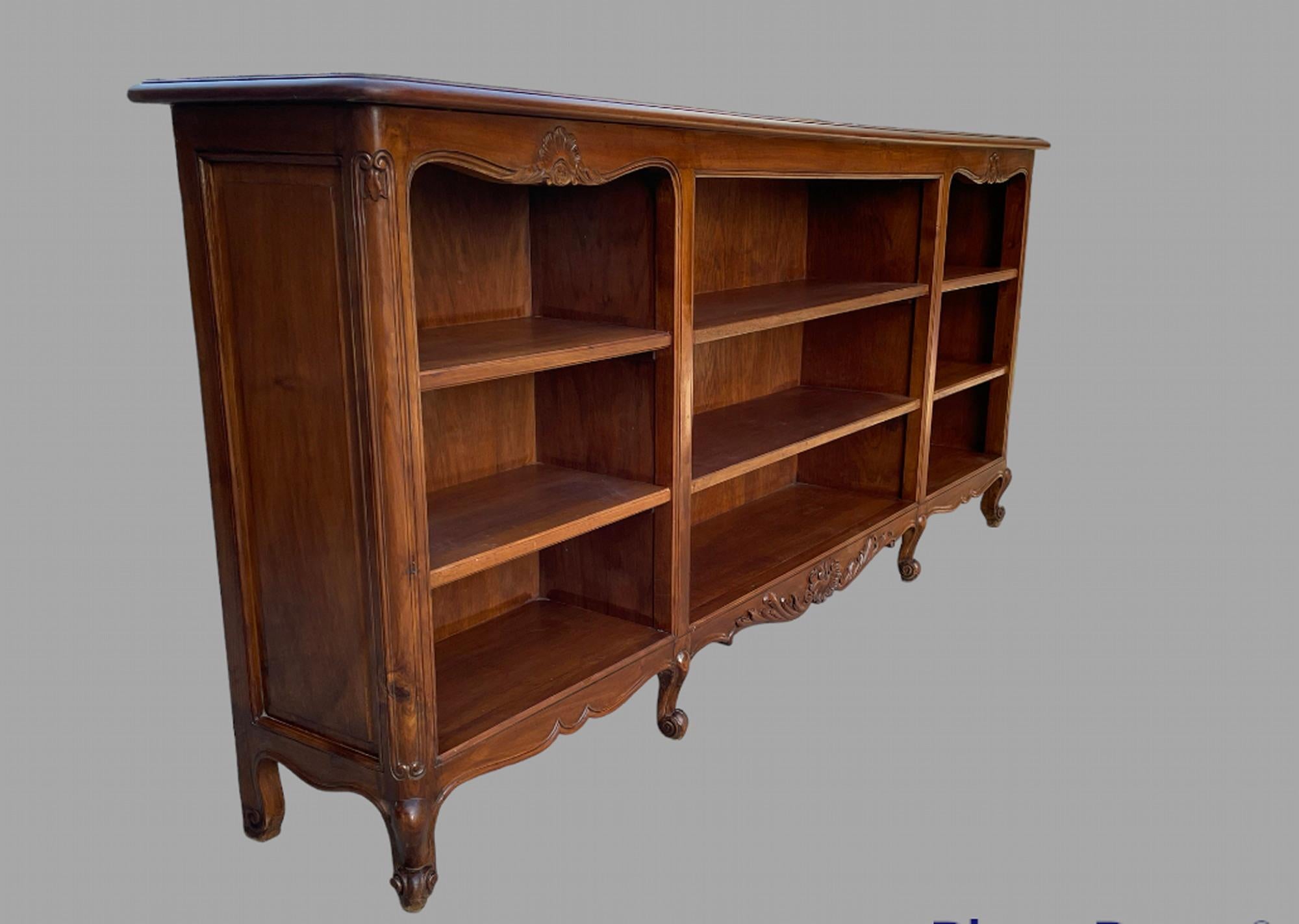 Français Bibliothèque ouverte en chêne français vers 1920