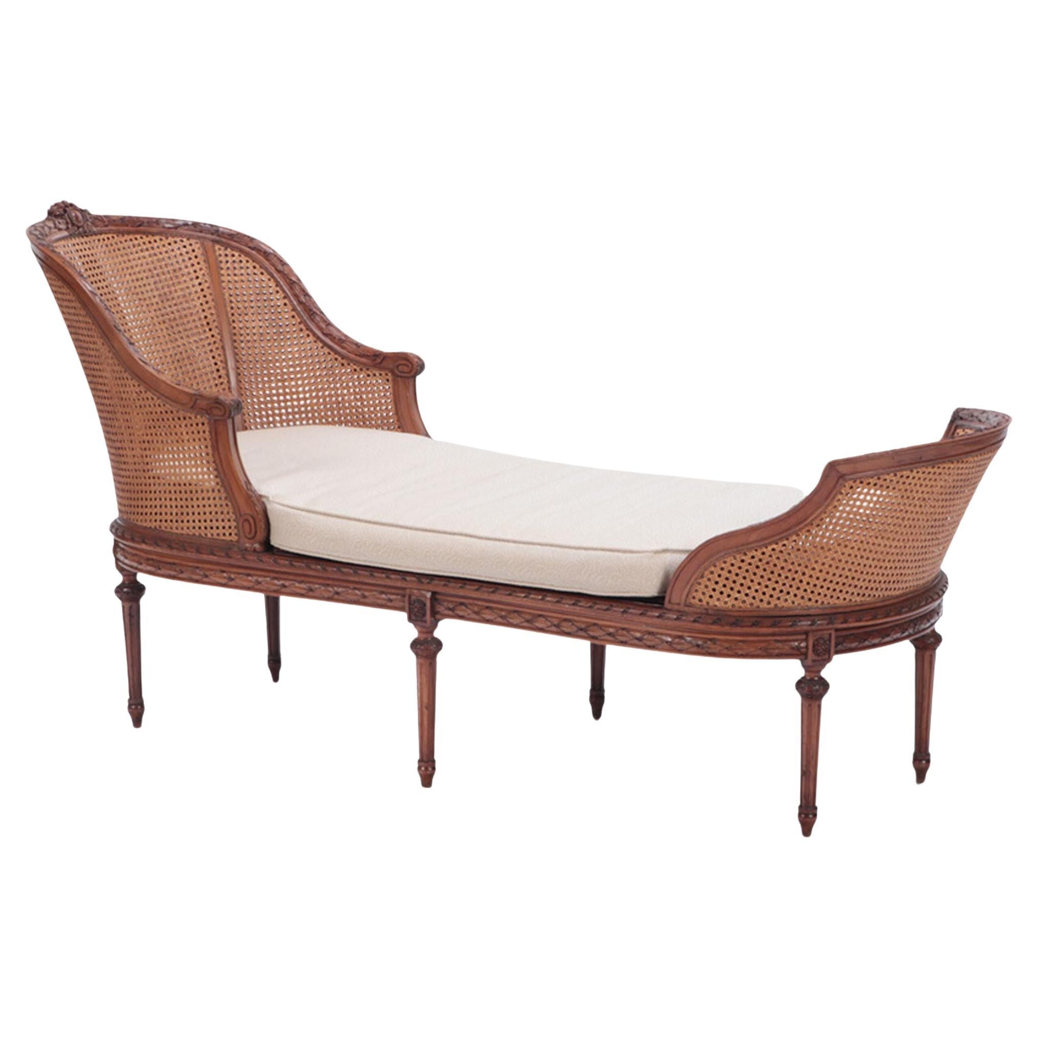 French Carved Walnut Chaise Lounge in the Louis XVI Style, circa 1900 For Sale
