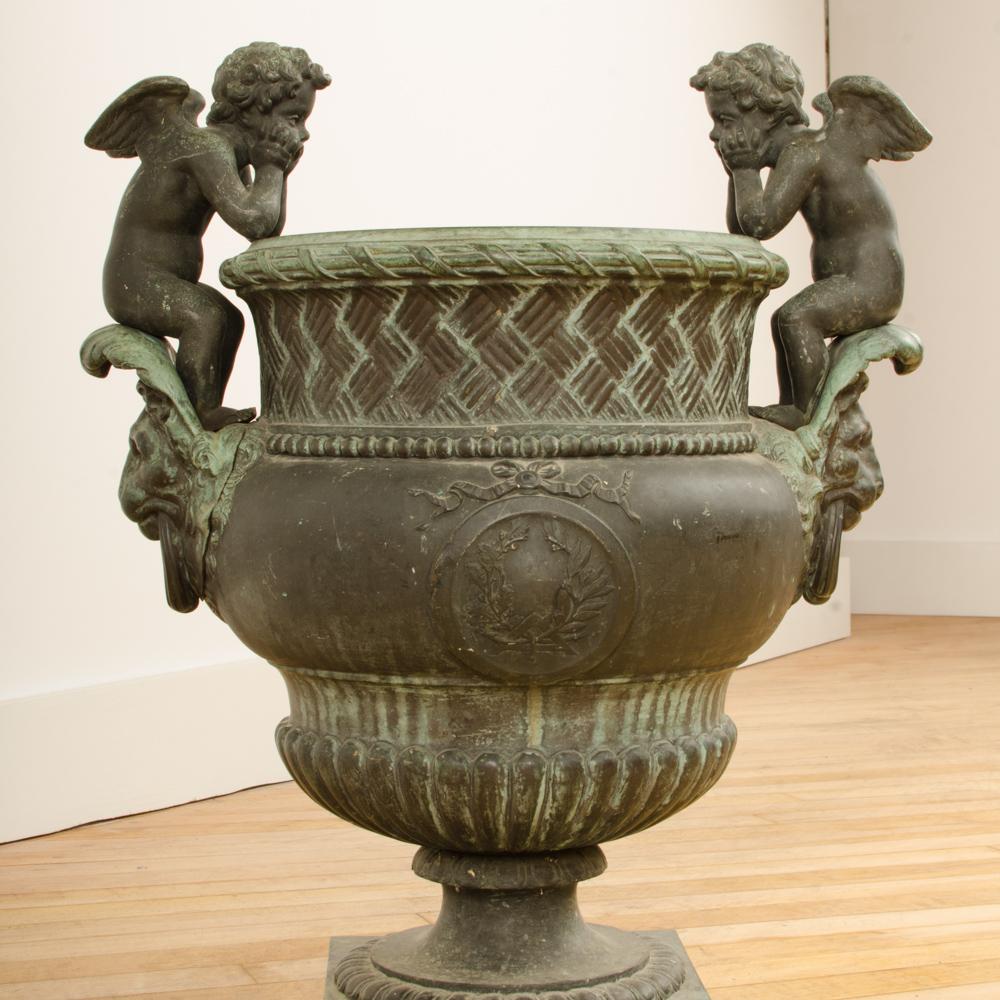 French Cast Bronze Garden Urn with Cherubs, circa 1910 1