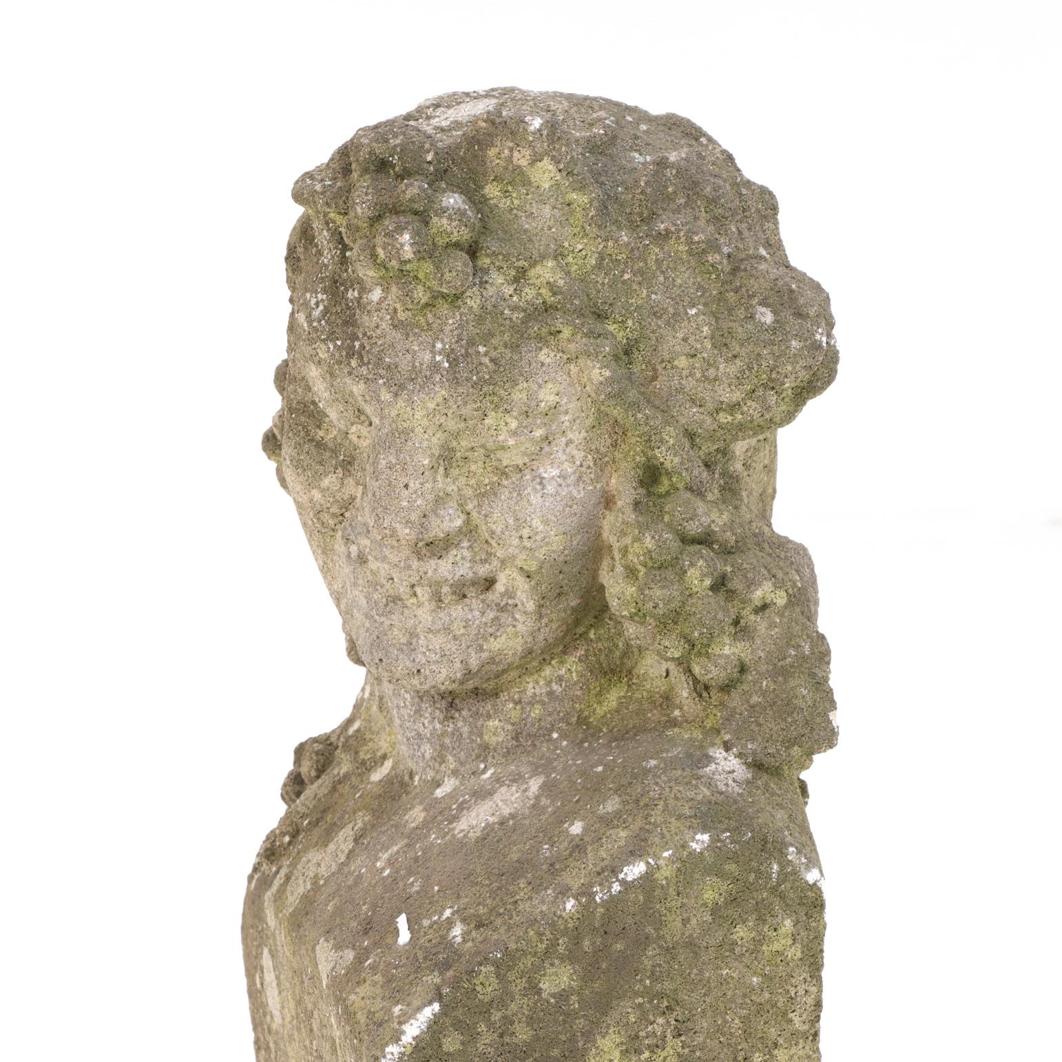 Un busto francese in pietra fusa, C.1920. In condizioni discrete in vendita a Philadelphia, PA