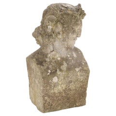 Un busto francese in pietra fusa, C.1920.