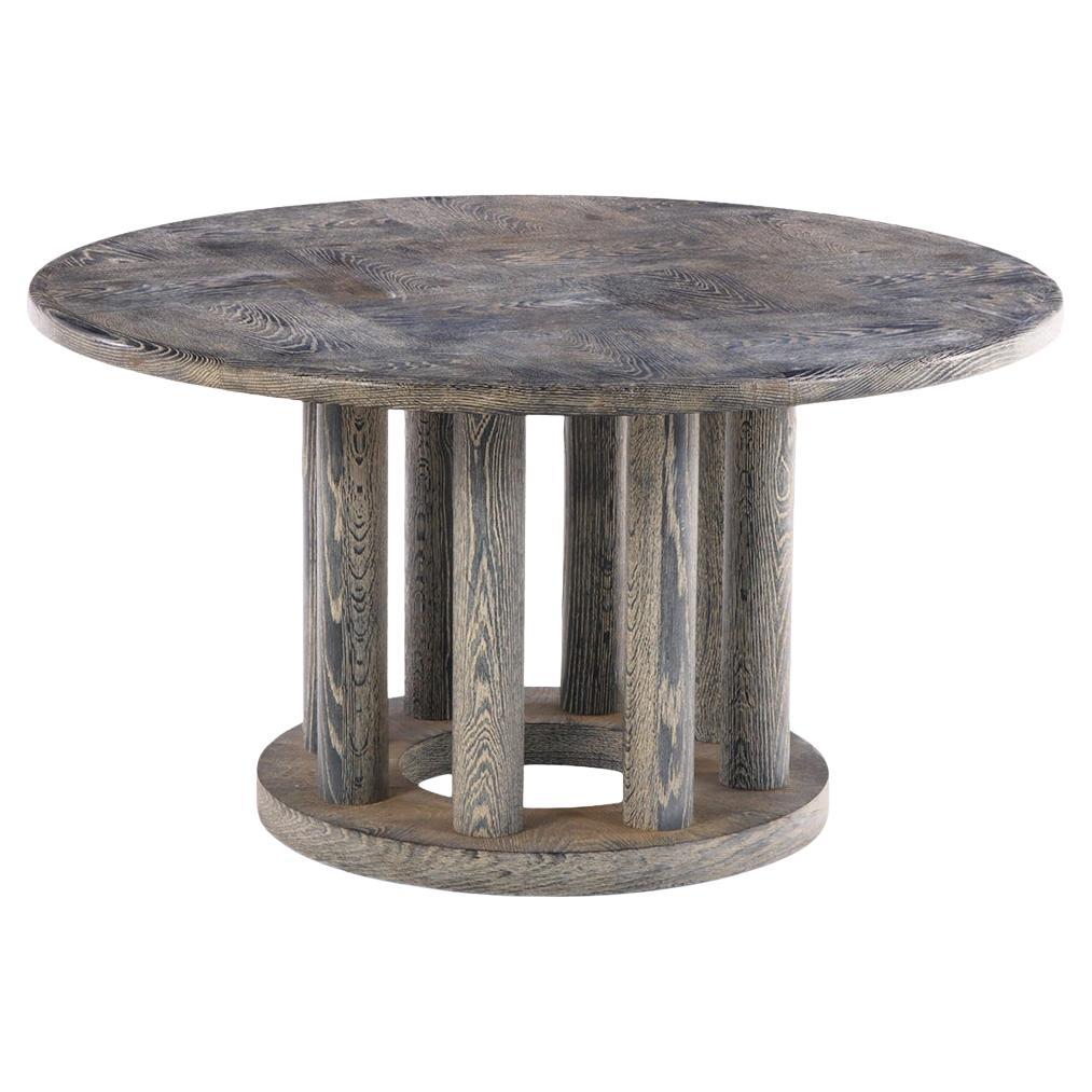 Mesa de comedor redonda francesa de roble cerámico, c. 1970.