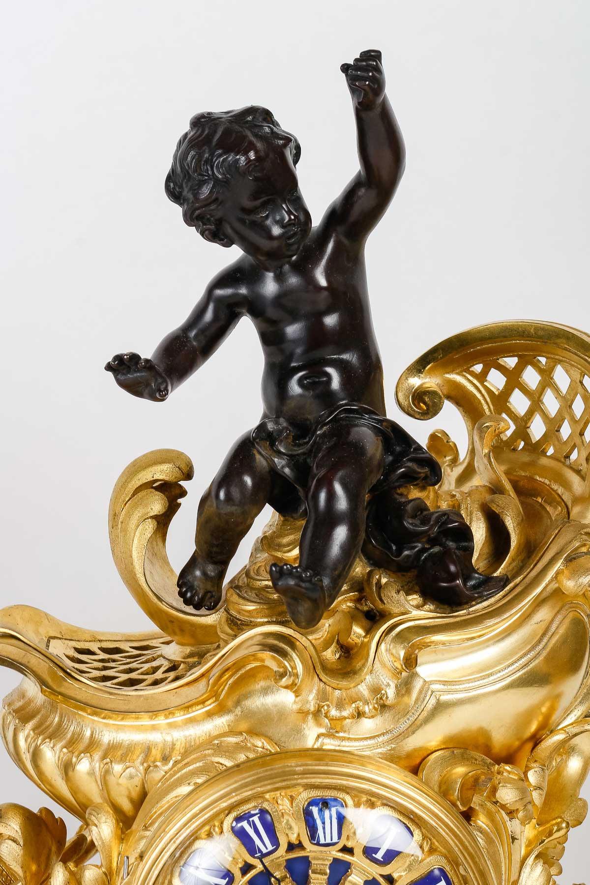 Enameled A French ‘Chariot’ Three-pieces Clock Garniture attributed to F.Linke circa 1890 For Sale