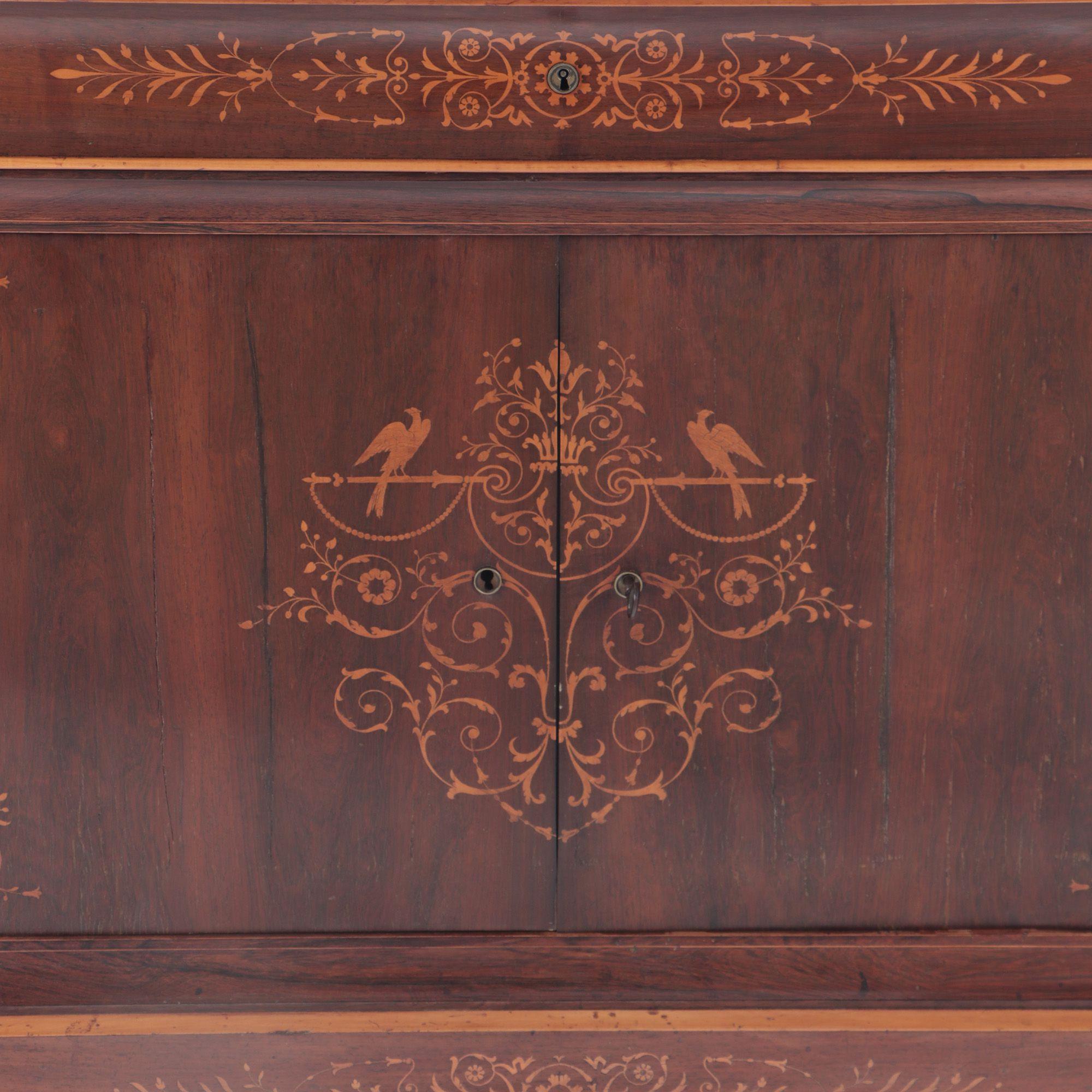 Commodo francese in palissandro intarsiato Charles X, piano in marmo, C.C. 1850. In condizioni buone in vendita a Philadelphia, PA