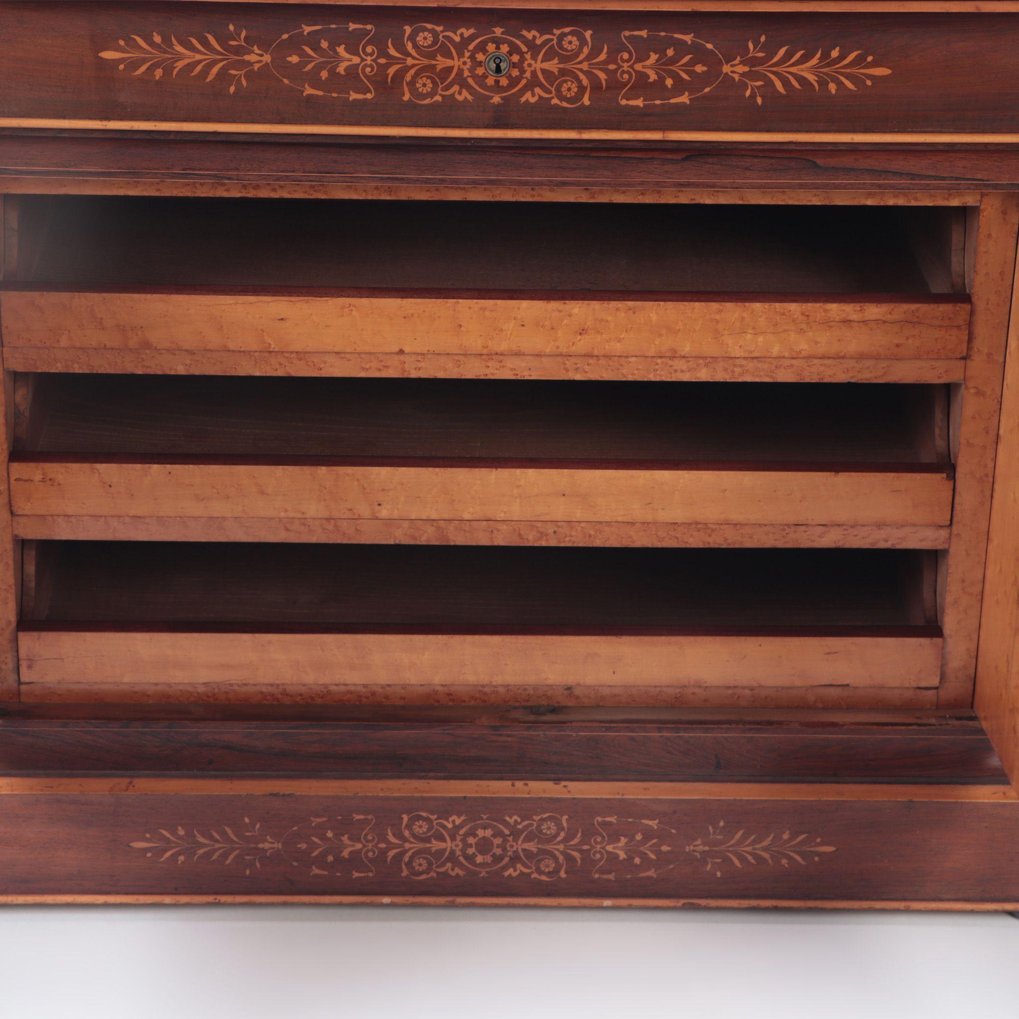 XIX secolo Commodo francese in palissandro intarsiato Charles X, piano in marmo, C.C. 1850. in vendita