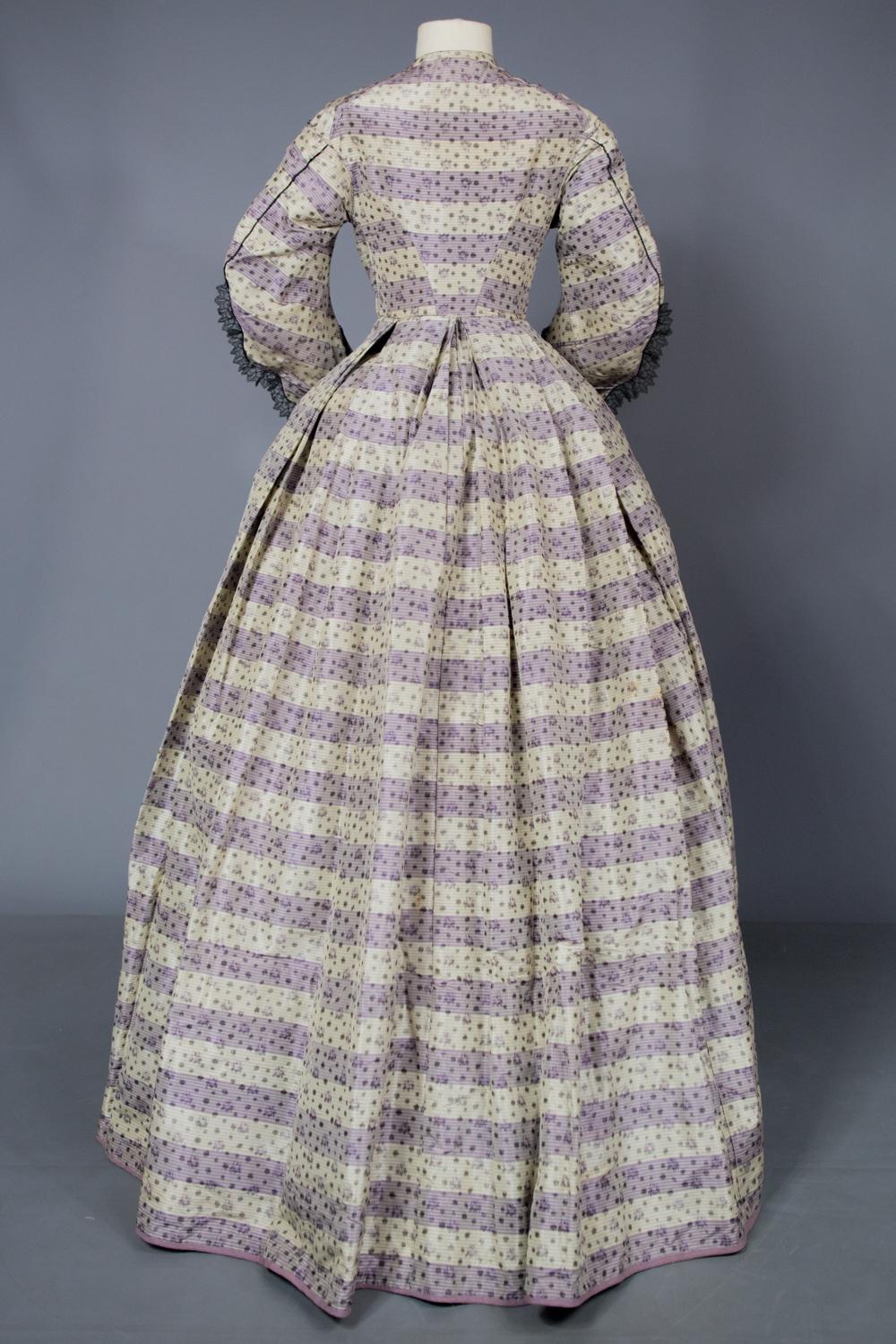 A French Chiné Silk Crinoline Day Dress Circa 1855 5