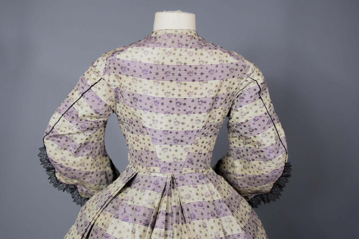A French Chiné Silk Crinoline Day Dress Circa 1855 6