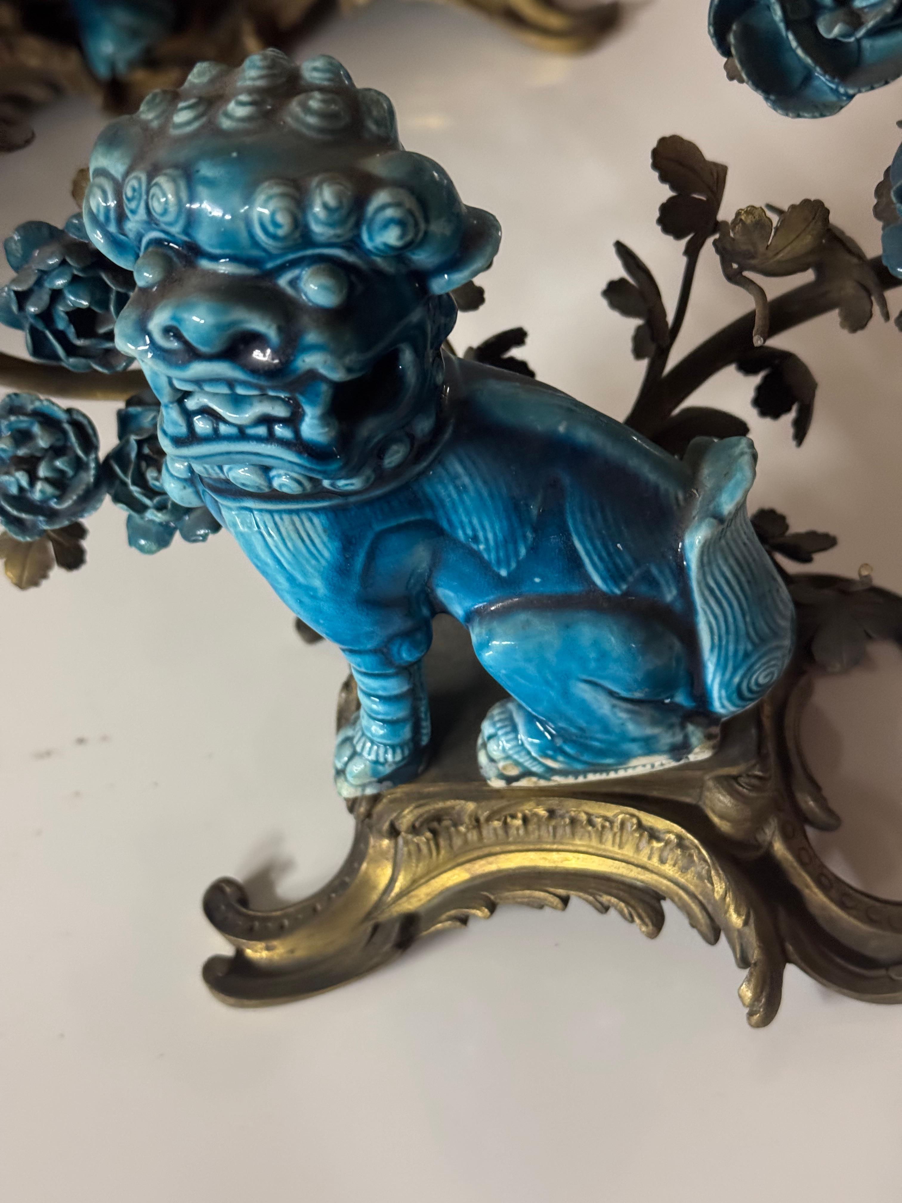 A french chinoiserie style three pieces gilt bronze and porcelain In Good Condition For Sale In Los Angeles, CA