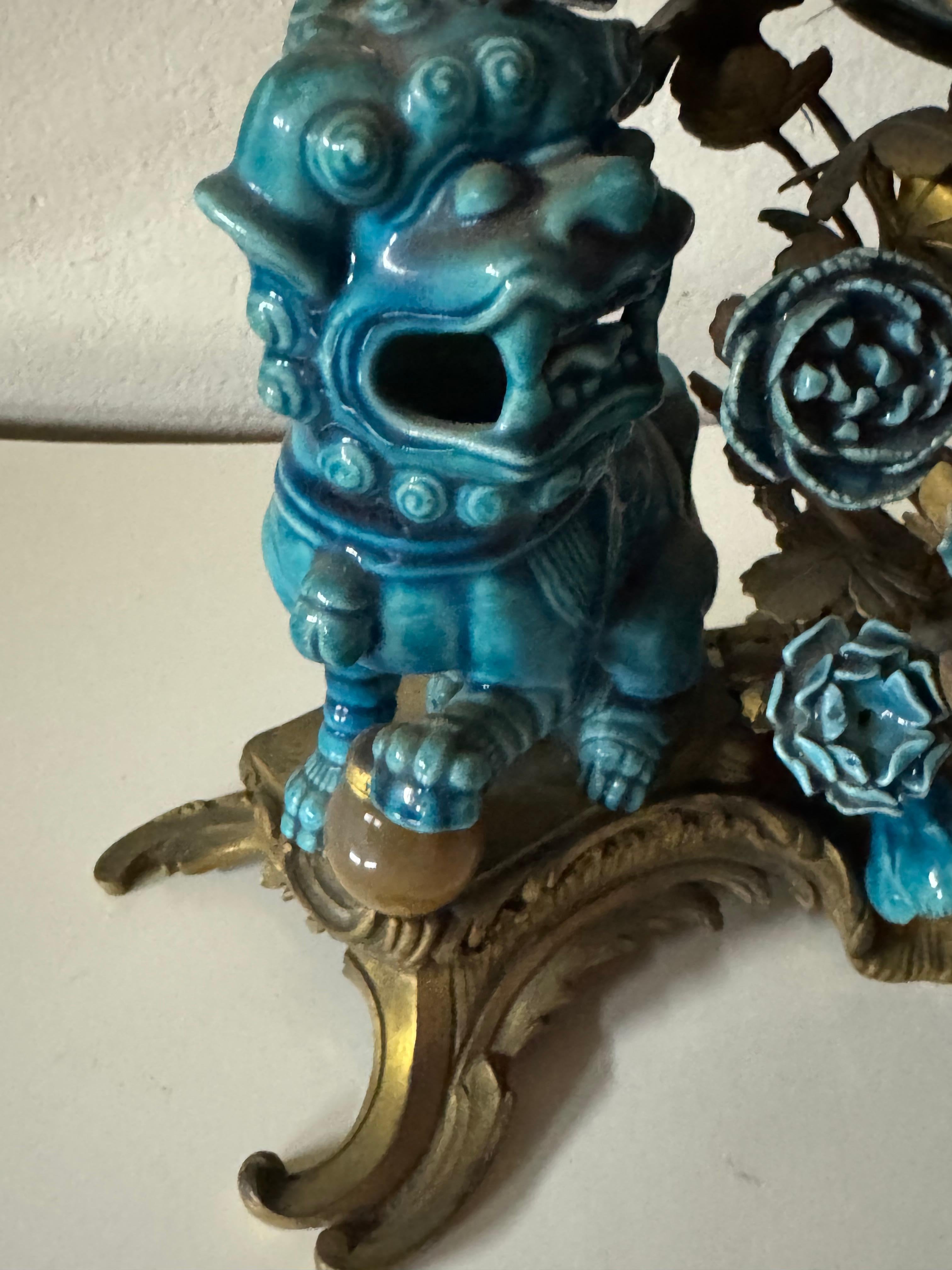A french chinoiserie style three pieces gilt bronze and porcelain For Sale 1