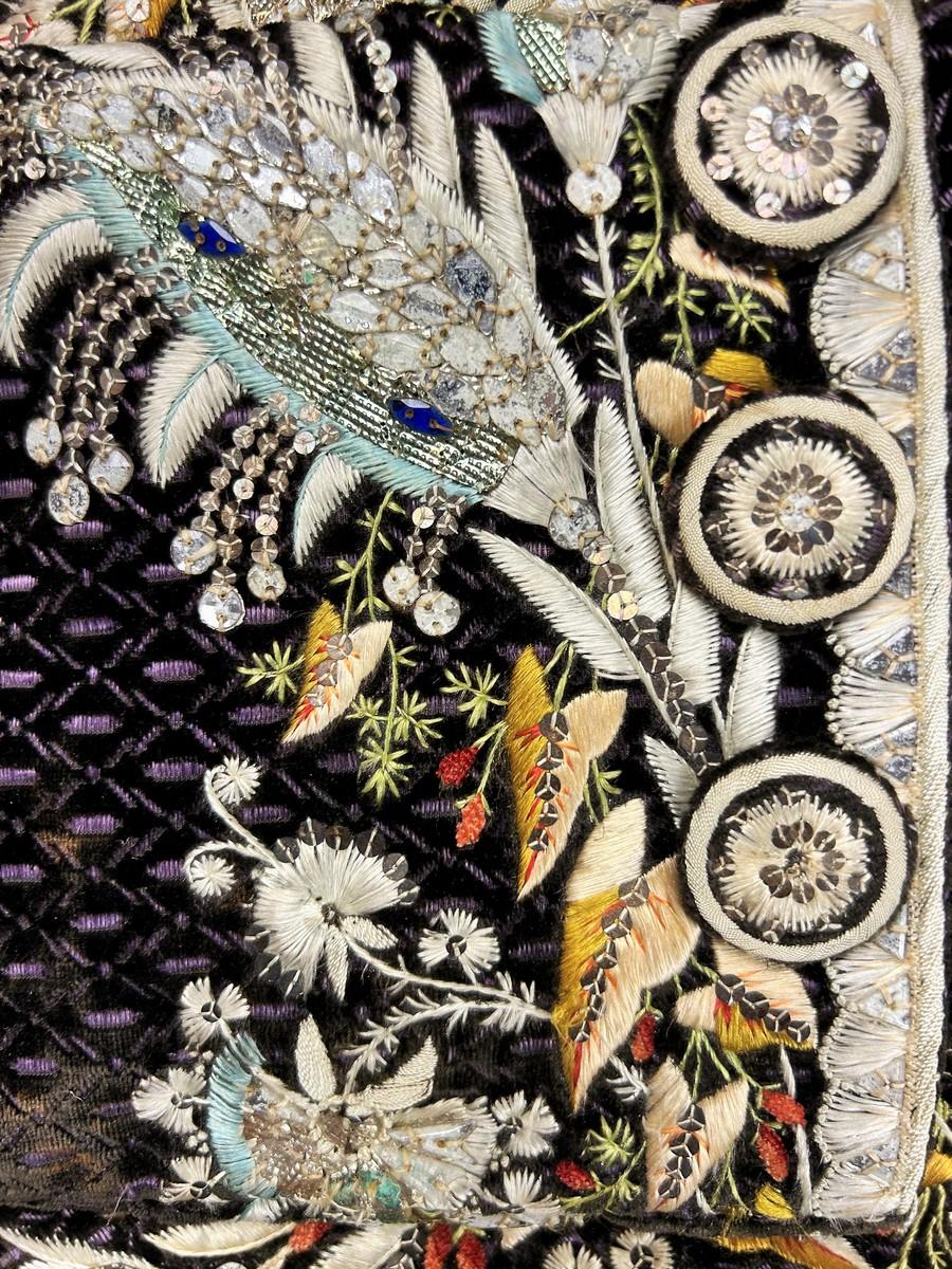 Abito e pantaloni da cerimonia della corte francese con una prestigiosa provenienza, CIRCA 1810 in vendita 4