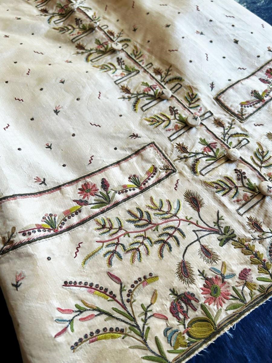 A French court waistcoat in embroidered taffeta with exotic decoration C. 1785 For Sale 5