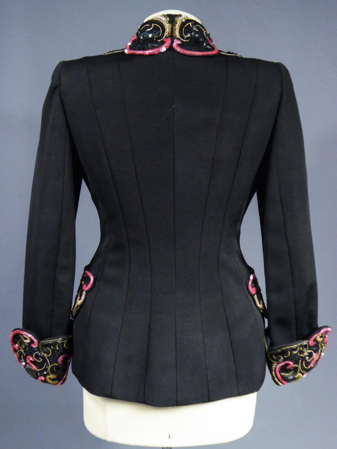 Una giacca da bar francese di alta moda con perline e paillettes ricamate CIRCA 1950 in vendita 4