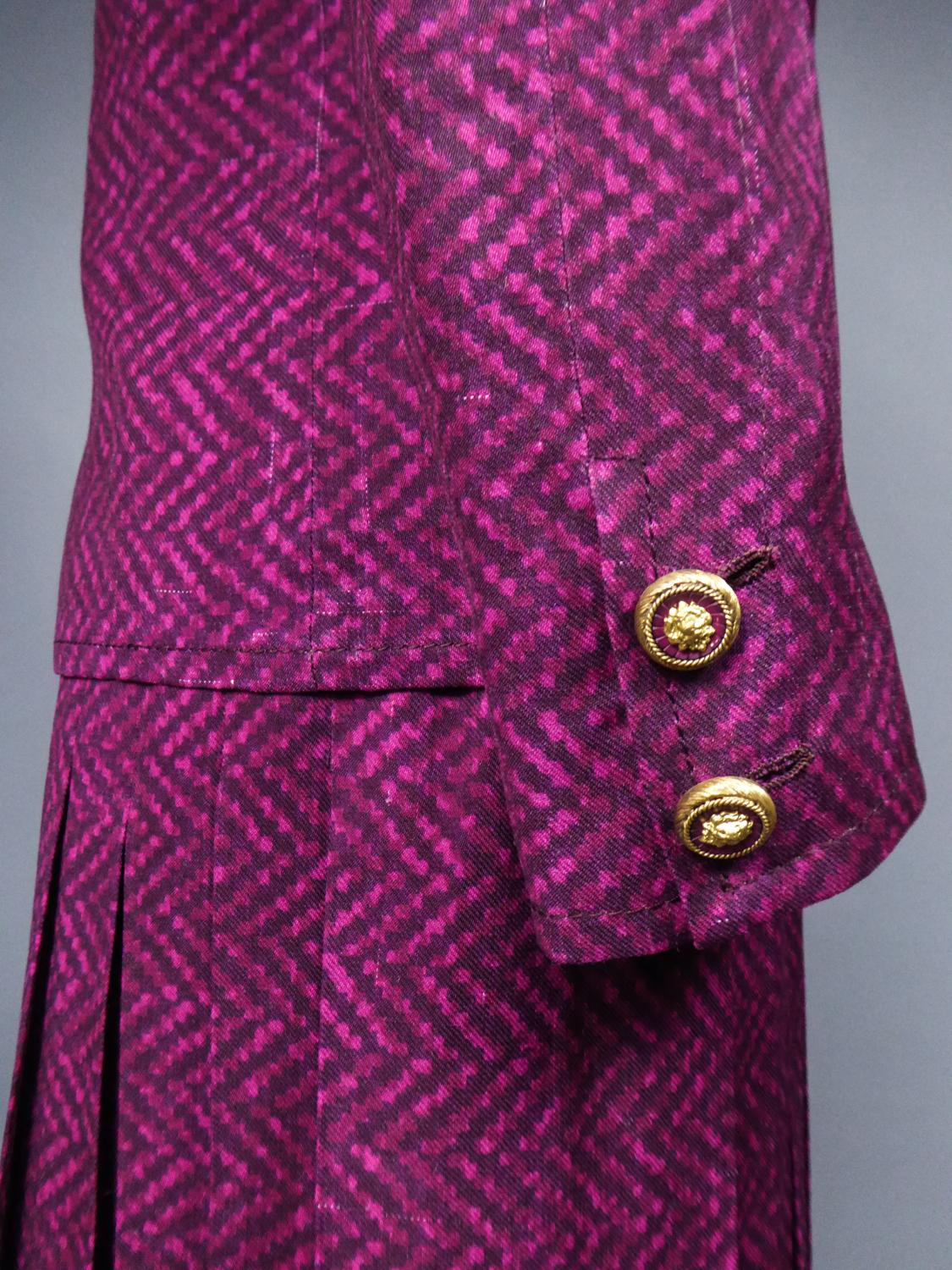 Gonna e giacca Chanel in seta Couture francese numero 60423 e 60422 C. 1980 in vendita 8