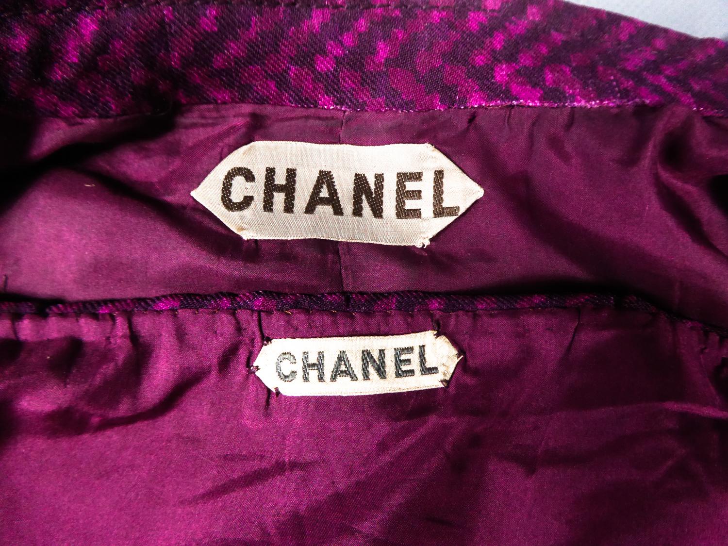 Viola Gonna e giacca Chanel in seta Couture francese numero 60423 e 60422 C. 1980 in vendita