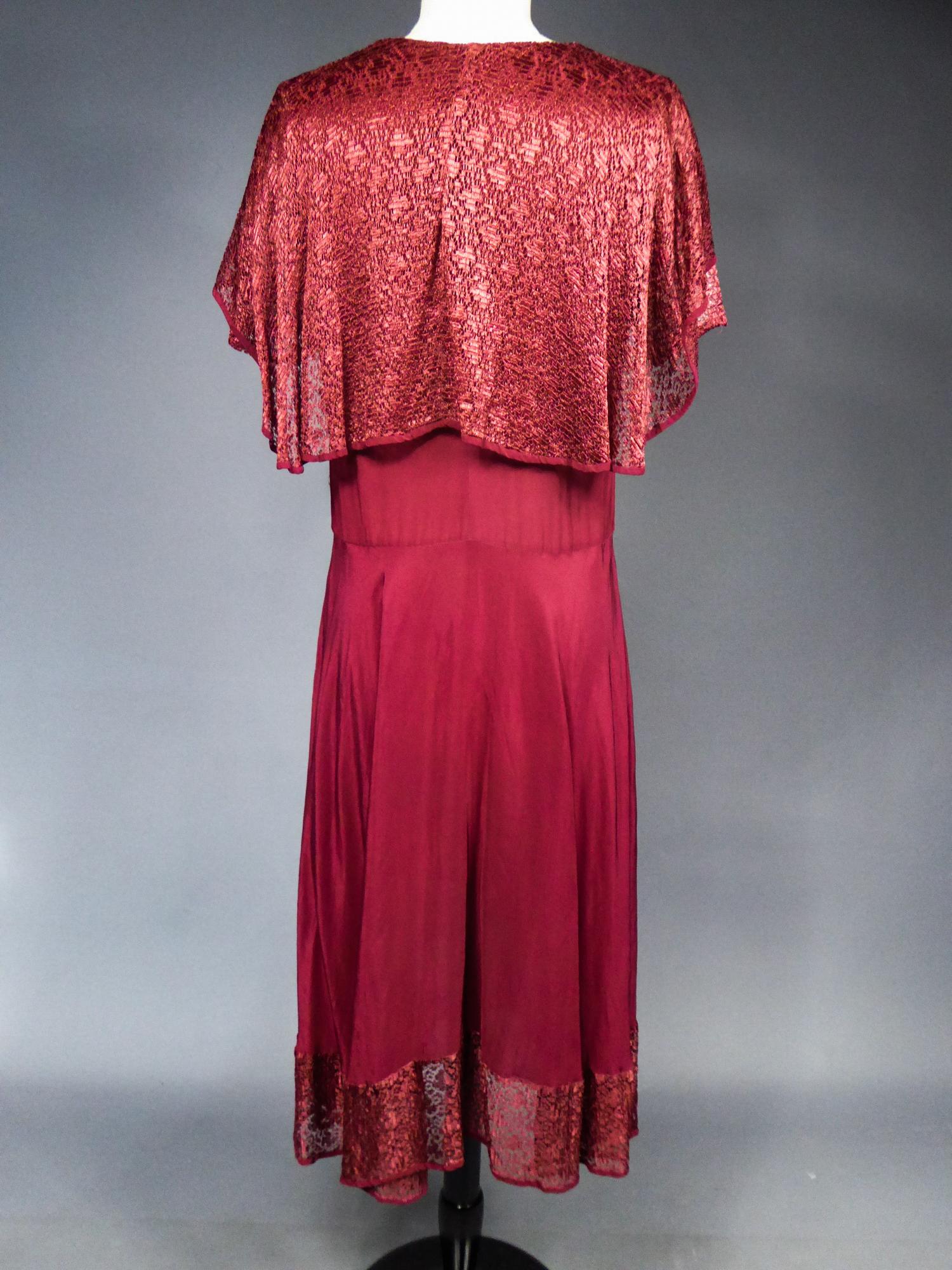 A French Day Dress in Crepe Silk and Lace Circa 1935/1940 For Sale 4