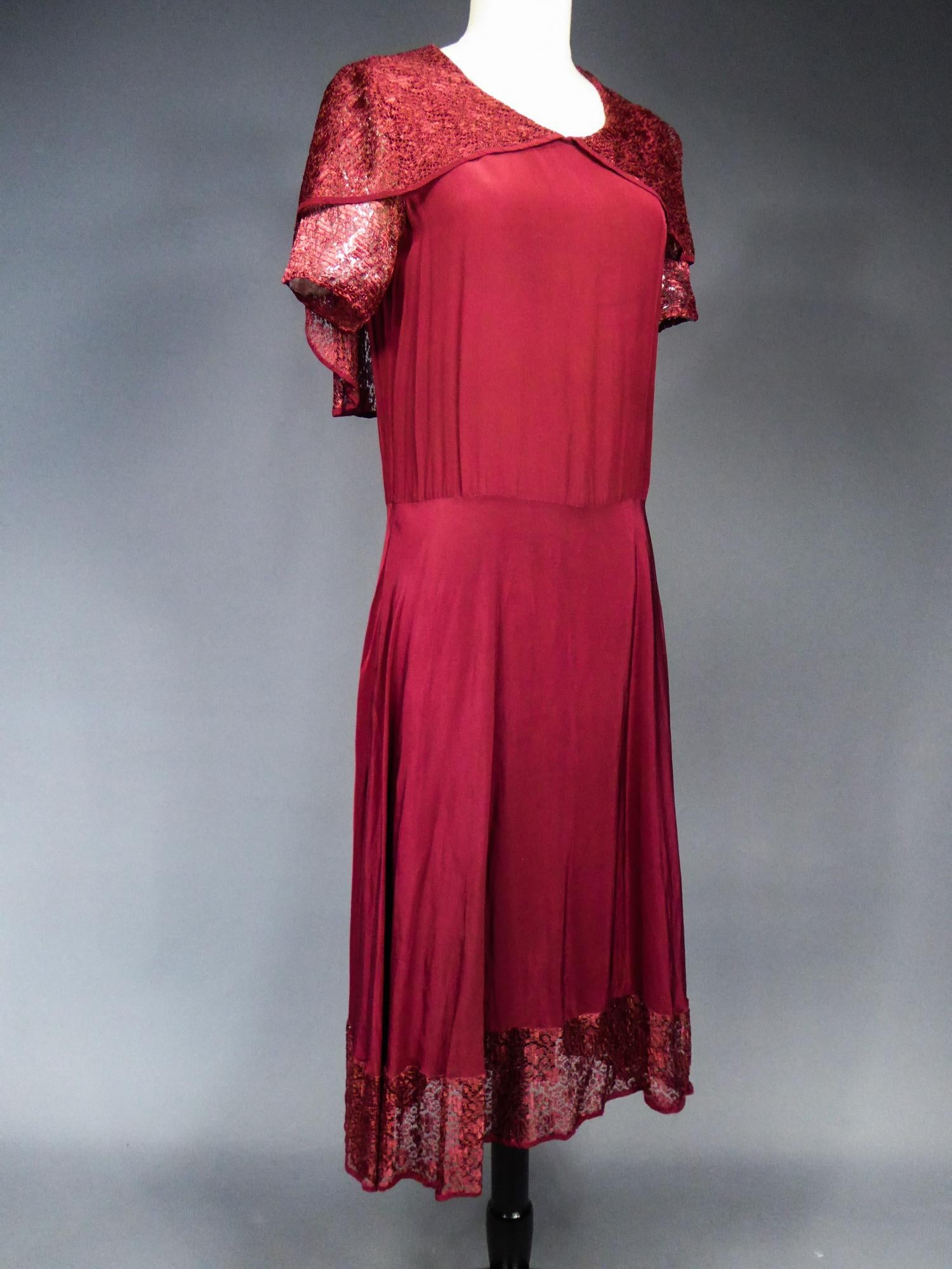 Women's A French Day Dress in Crepe Silk and Lace Circa 1935/1940 For Sale
