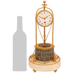 Reloj de Santa Ana francés de principios del siglo XIX, de estilo Luis XVI, de color blanco carrara gris ormolu