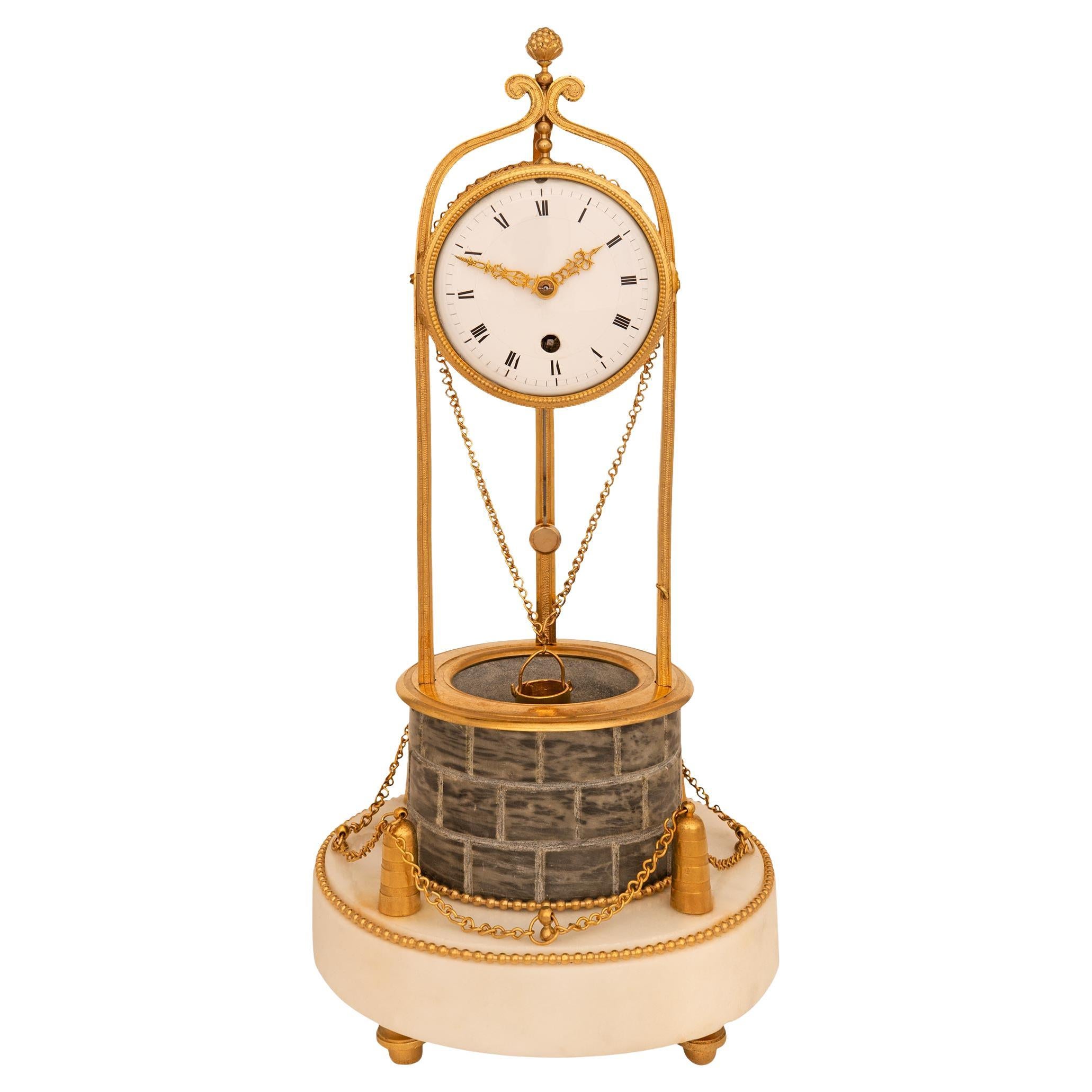 Orologio di Sant'Anna in ormolu bianco Carrara Gris, Francia, inizio XIX secolo, Luigi XVI in vendita