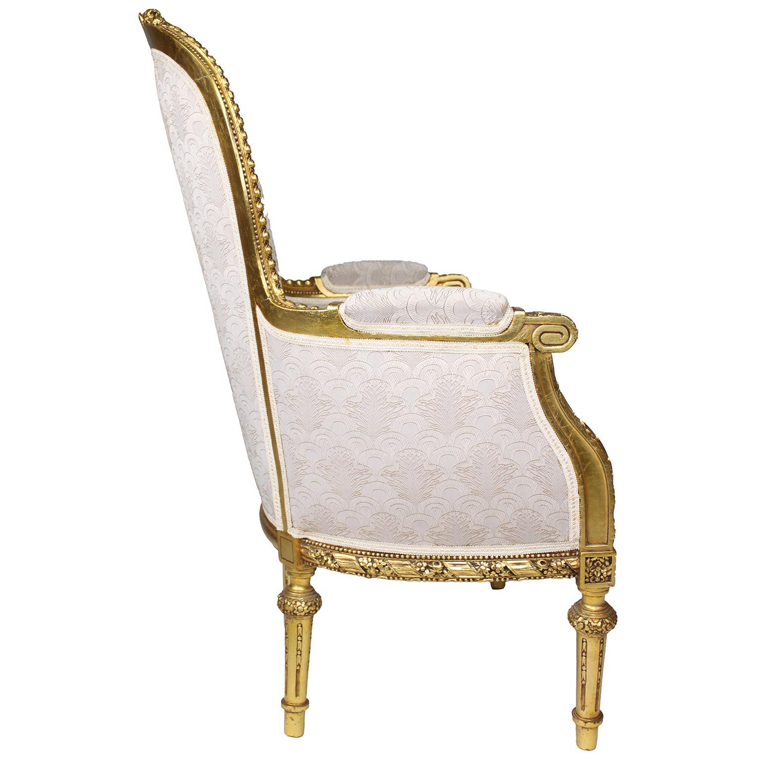 Französische 9-teilige Salon-Suite im Louis-XVI-Stil aus geschnitztem Giltholz, Anfang des 20. im Angebot 10