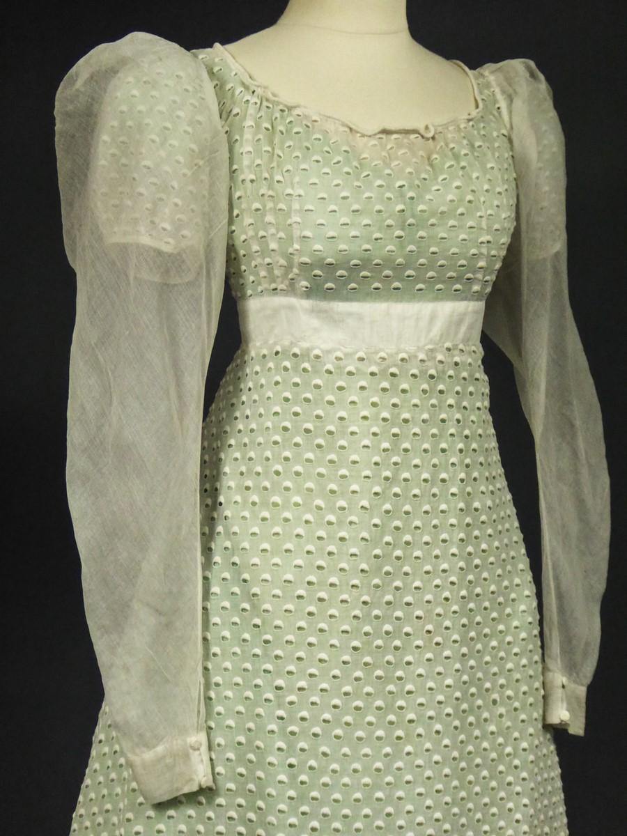 A French Early Regency White Embroidered Day Dress – Circa 1815-1820 3