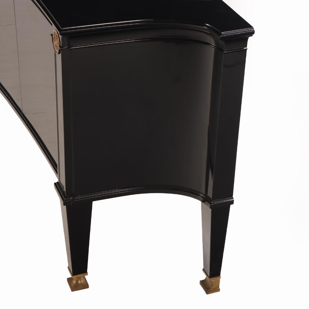 Aparador francés ebonizado a la manera de André Arbus, c. 1940. Ebonizado en venta