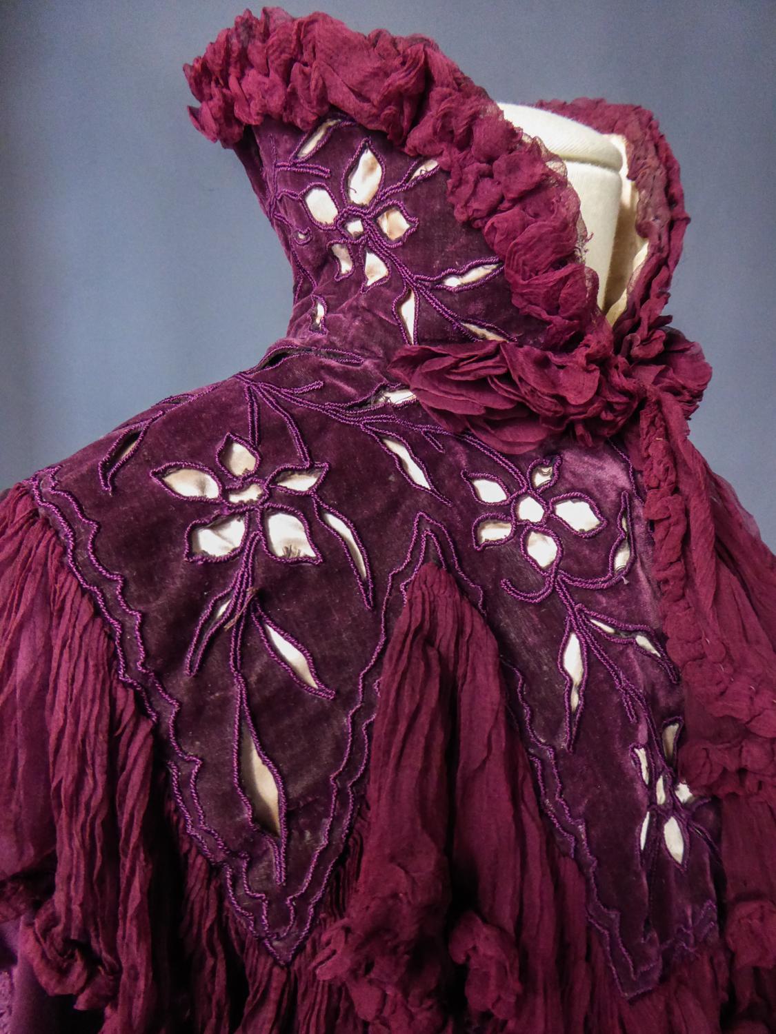 A French Edwardian Couture Evening Silk Cape with Medici Collar circa 1900 2