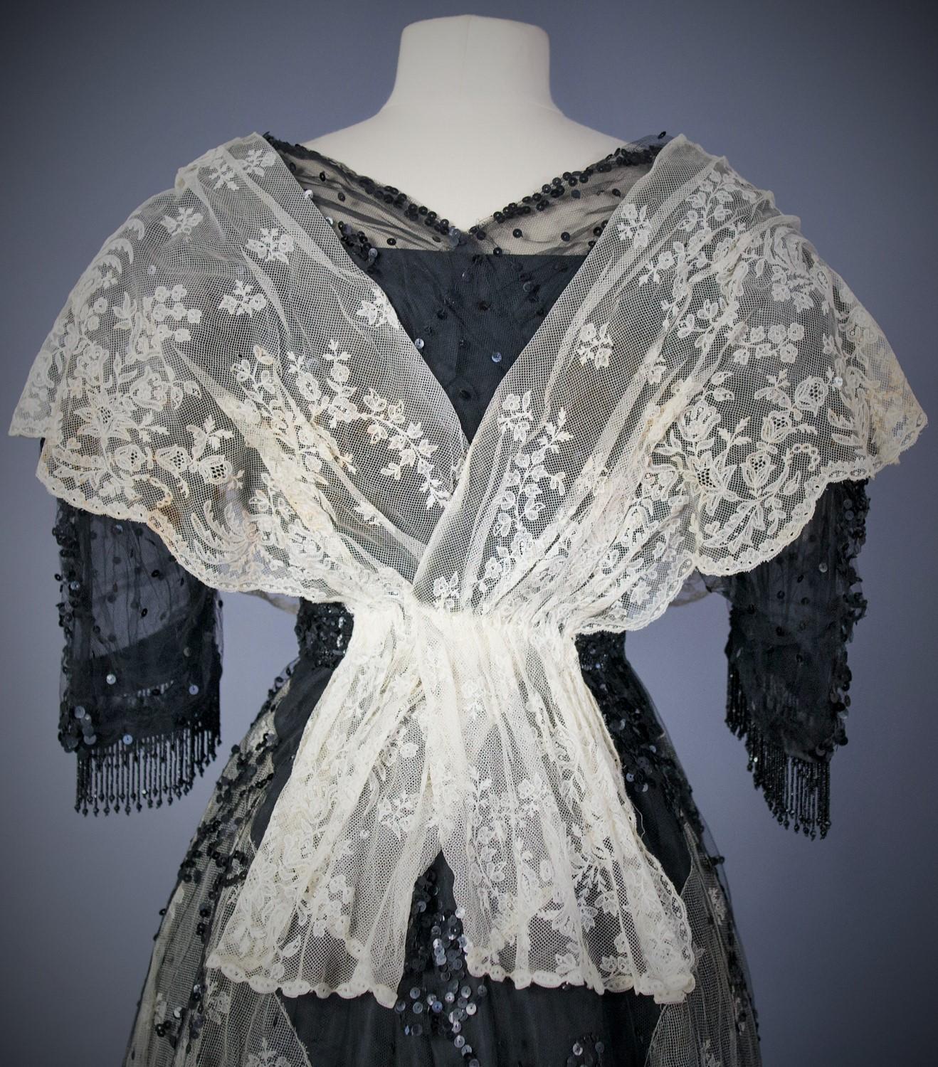 A French Edwardian Tulle Embroidered Evening Dress Circa 1900 5
