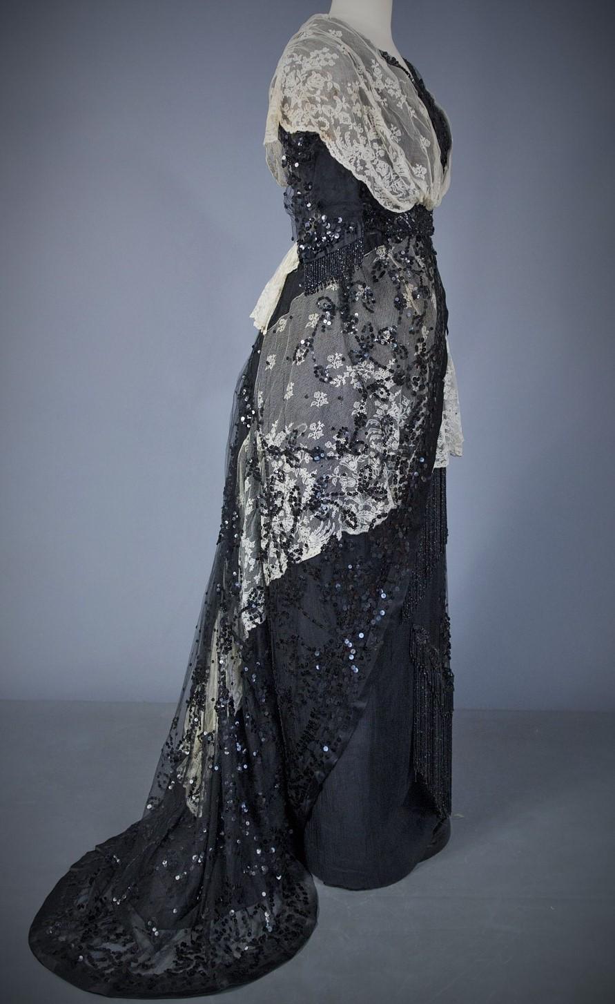 A French Edwardian Tulle Embroidered Evening Dress Circa 1900 7