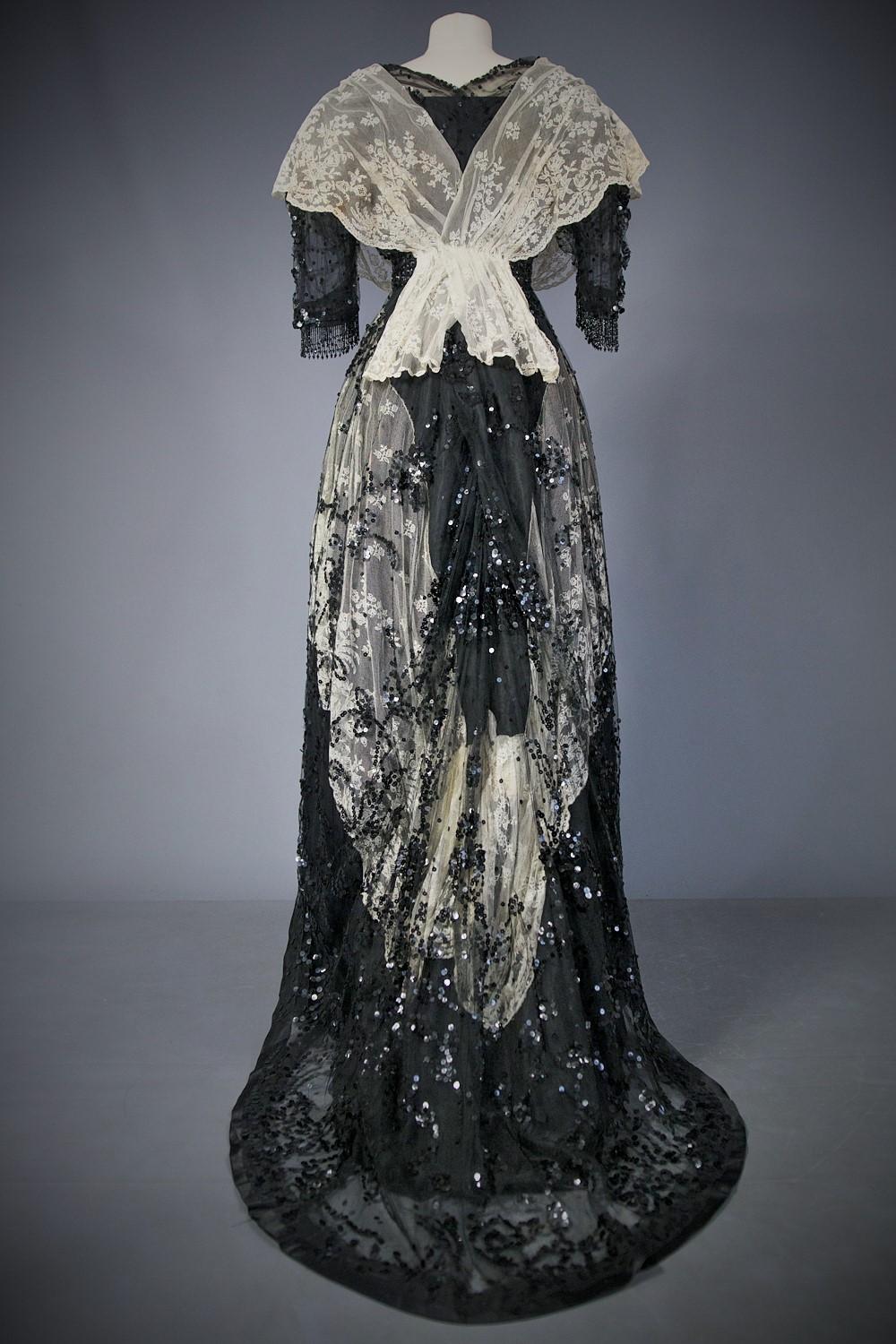A French Edwardian Tulle Embroidered Evening Dress Circa 1900 8