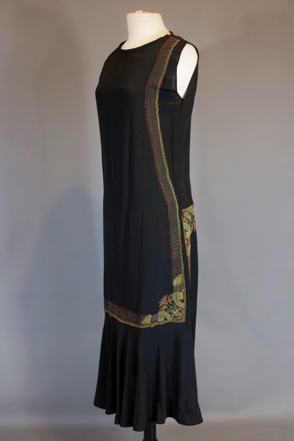 A French Egyptomania Dress In Embroidered Black Crepe silk- Circa 1930 For Sale 6
