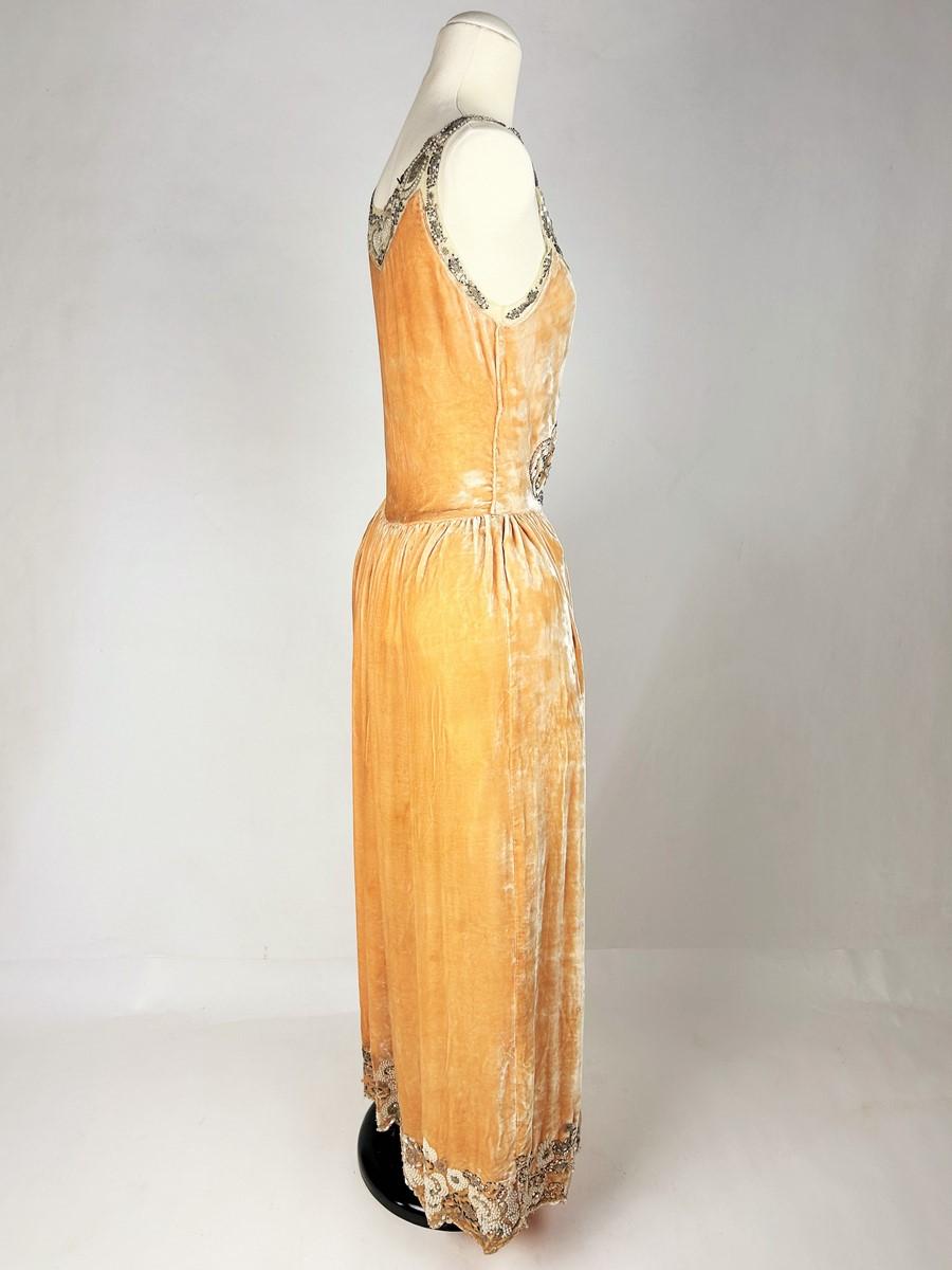 A french embroidered velvet Robe de style by Jeanne Lanvin Couture - A W 1924 7