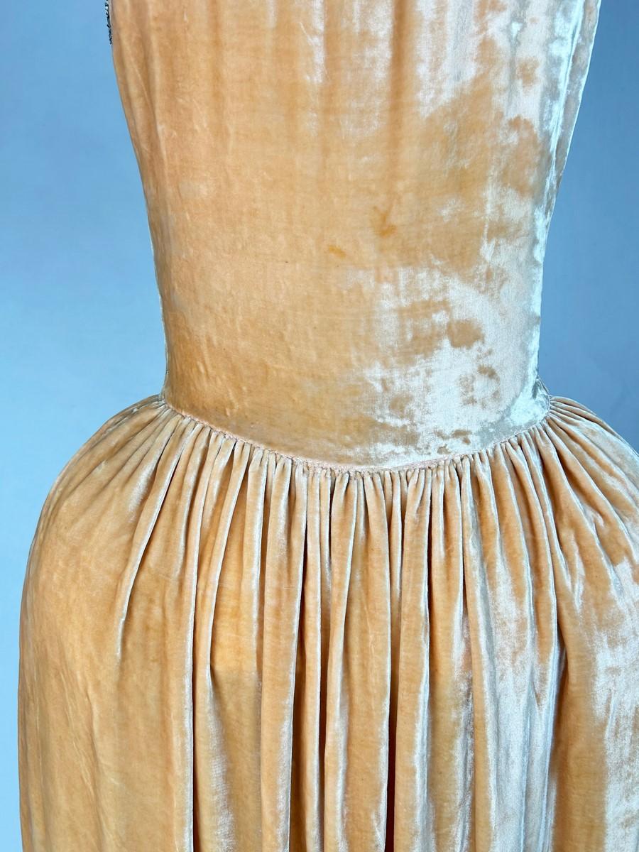 A french embroidered velvet Robe de style by Jeanne Lanvin Couture - A W 1924 9