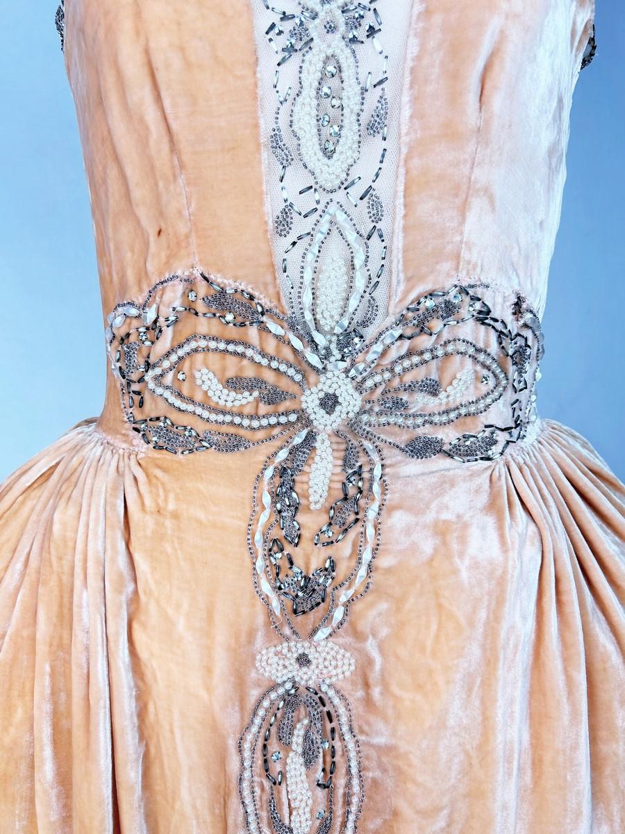 A french embroidered velvet Robe de style by Jeanne Lanvin Couture - A W 1924 2