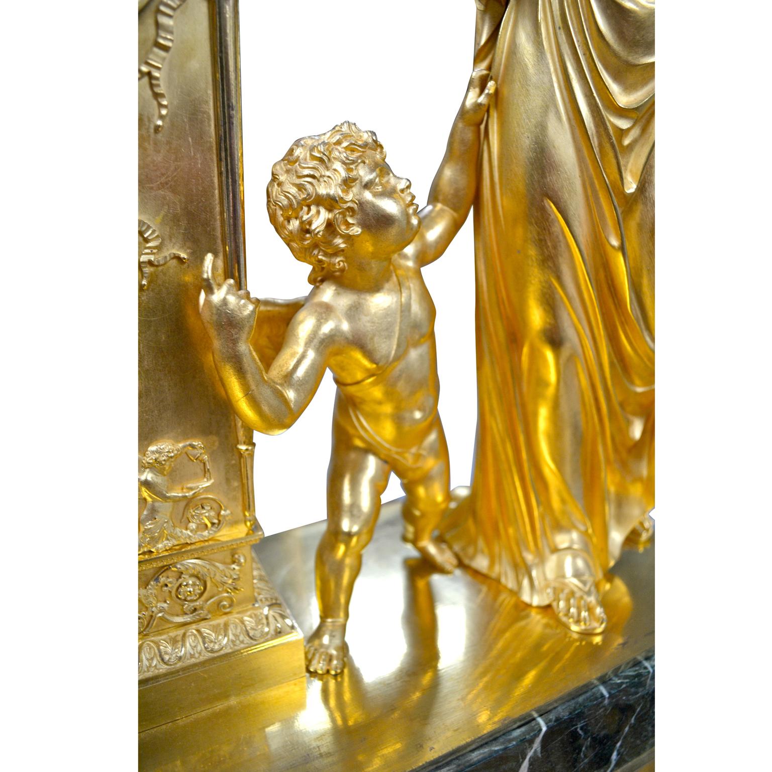 Allegorische französische Empire-Uhr des französischen Kaiserreichs mit der Darstellung „Venus von Liebe geleitet“ von Lesieur (19. Jahrhundert) im Angebot
