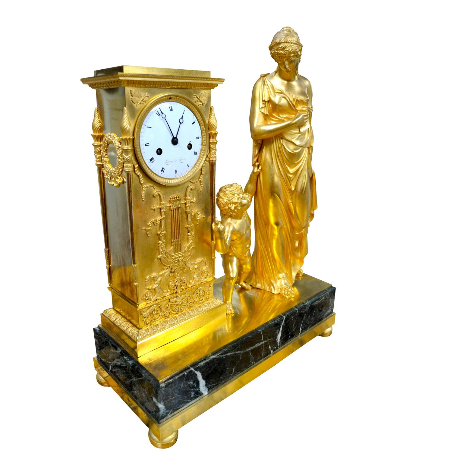 Allegorische französische Empire-Uhr des französischen Kaiserreichs mit der Darstellung „Venus von Liebe geleitet“ von Lesieur (Bronze) im Angebot