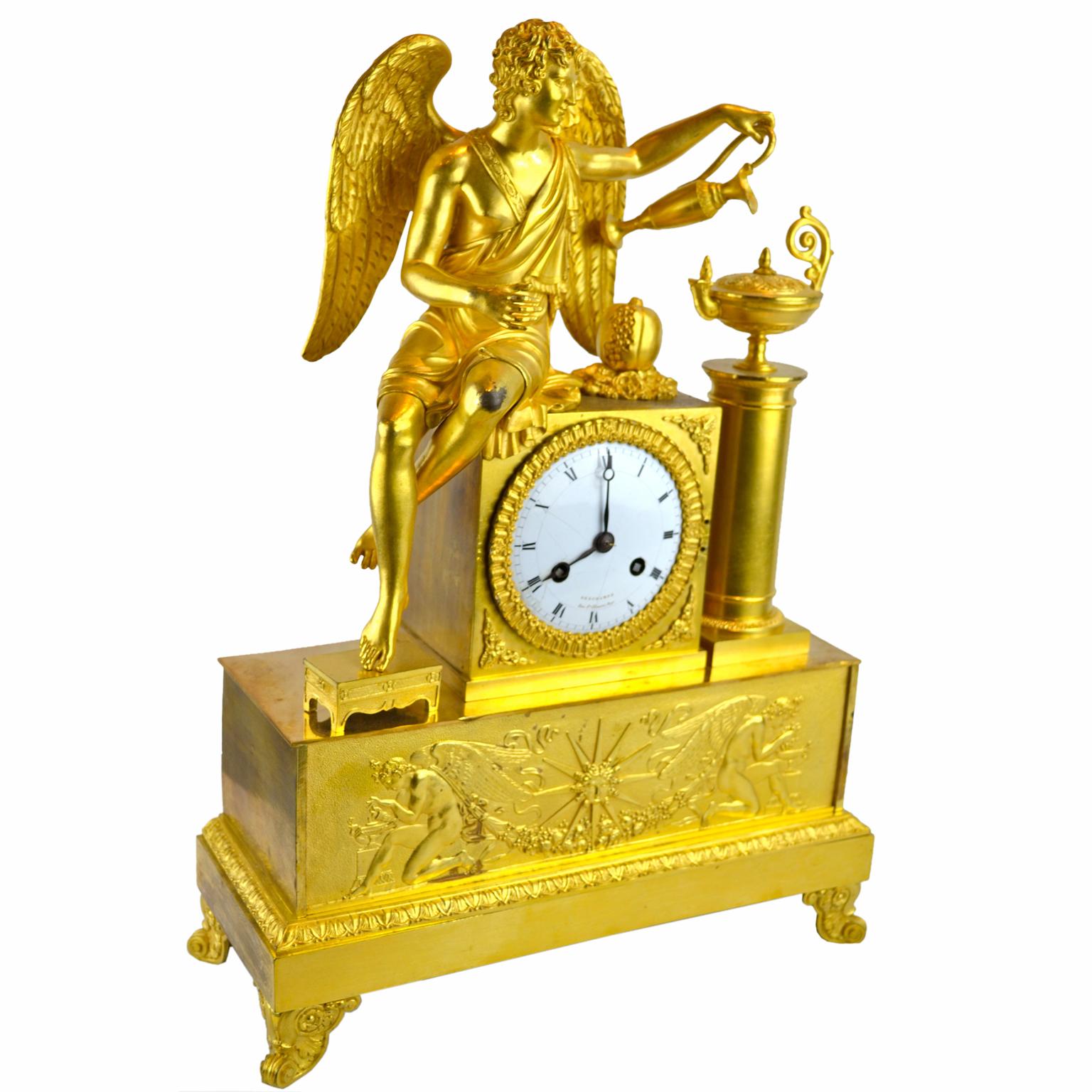 Bronze Horloge allégorique de l'Empire français représentant l'amour et le développement de la vie en vente