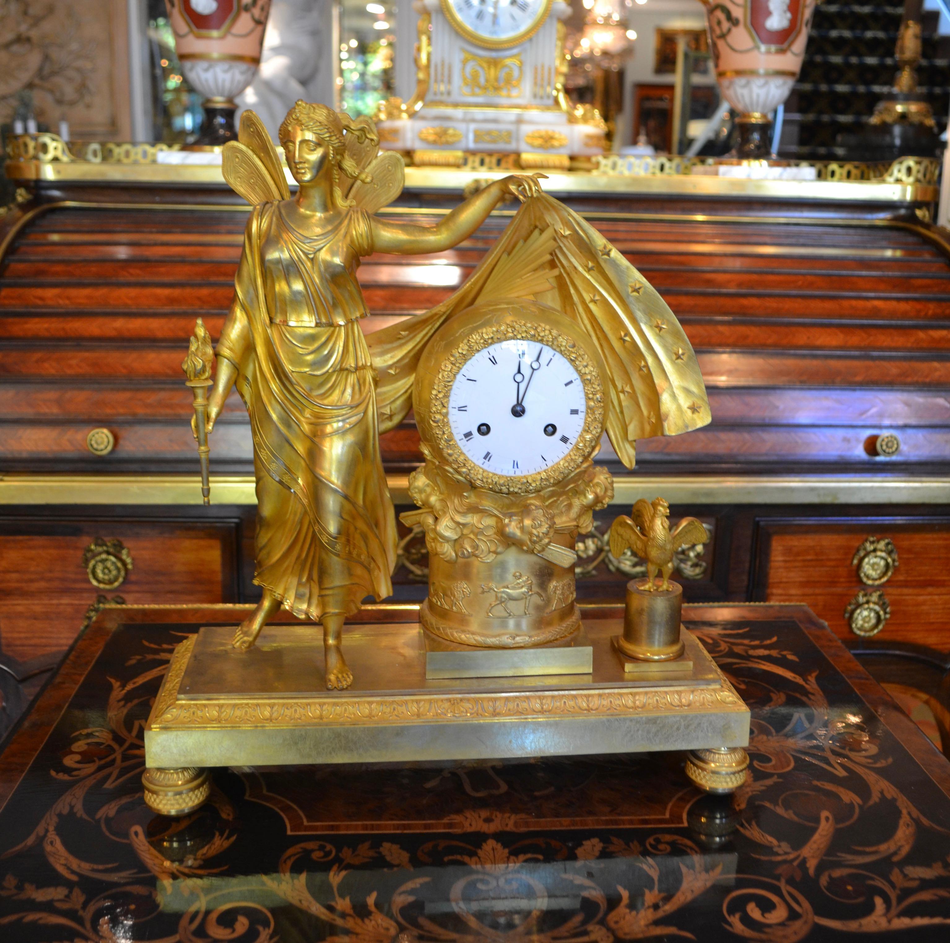   Französische Empire-Uhr der römischen Göttin Aurora, die einen neuen Tag anzeigt im Angebot 2