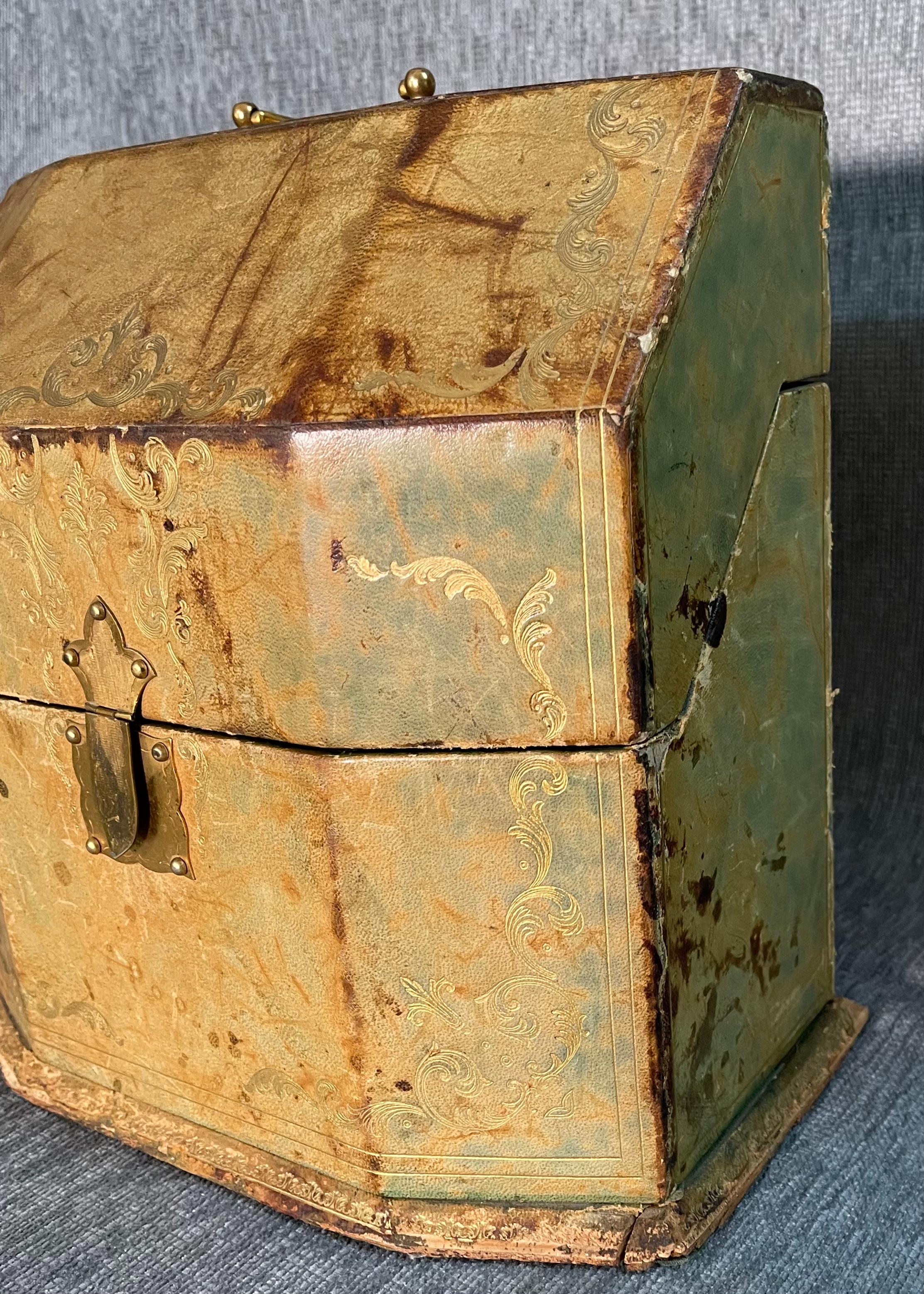 Caja de cuero marroquí dorado imperio francés Imperio en venta
