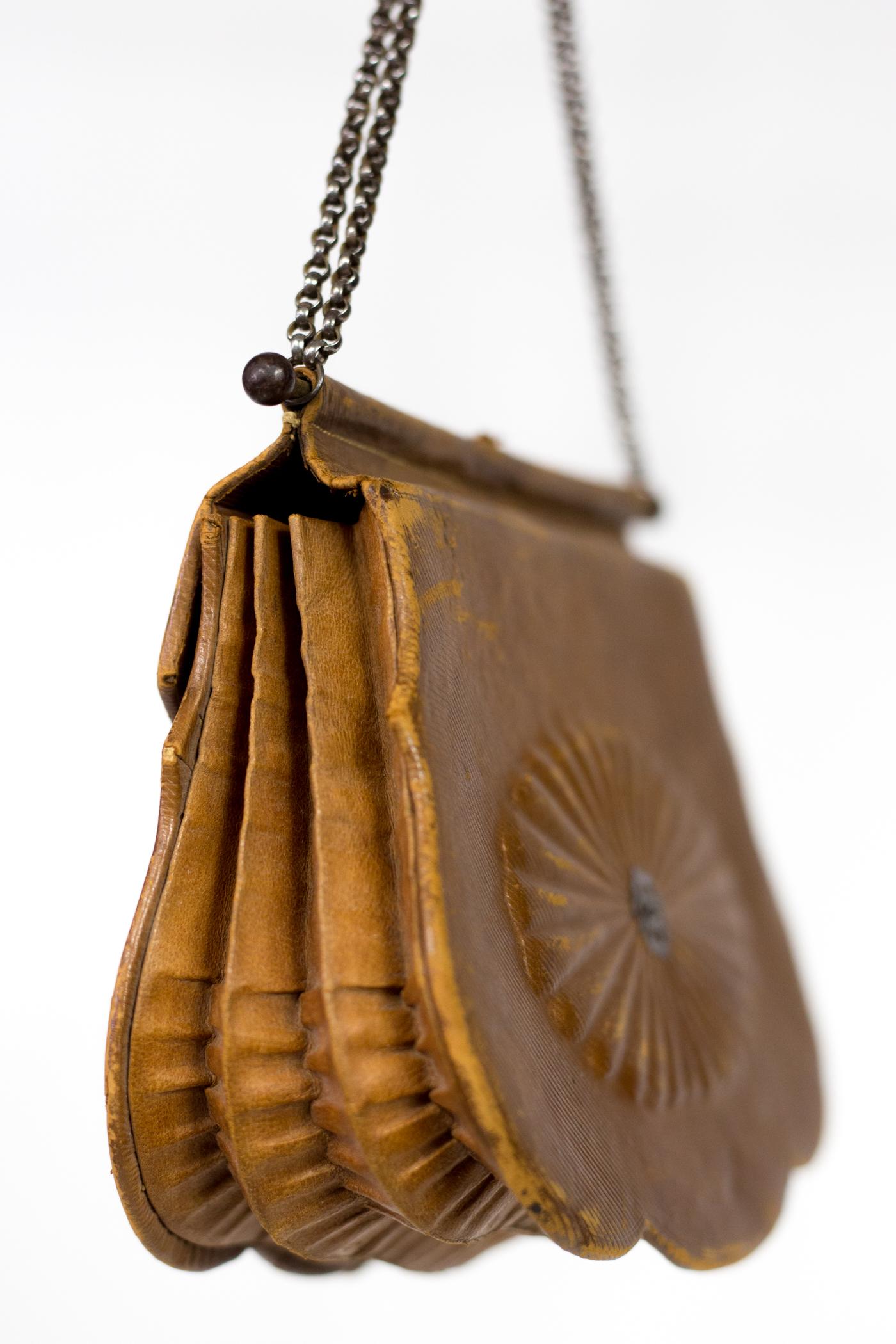 A French Empire Reticule in Leather and Steel beads - France Circa 1795-1815 For Sale 4