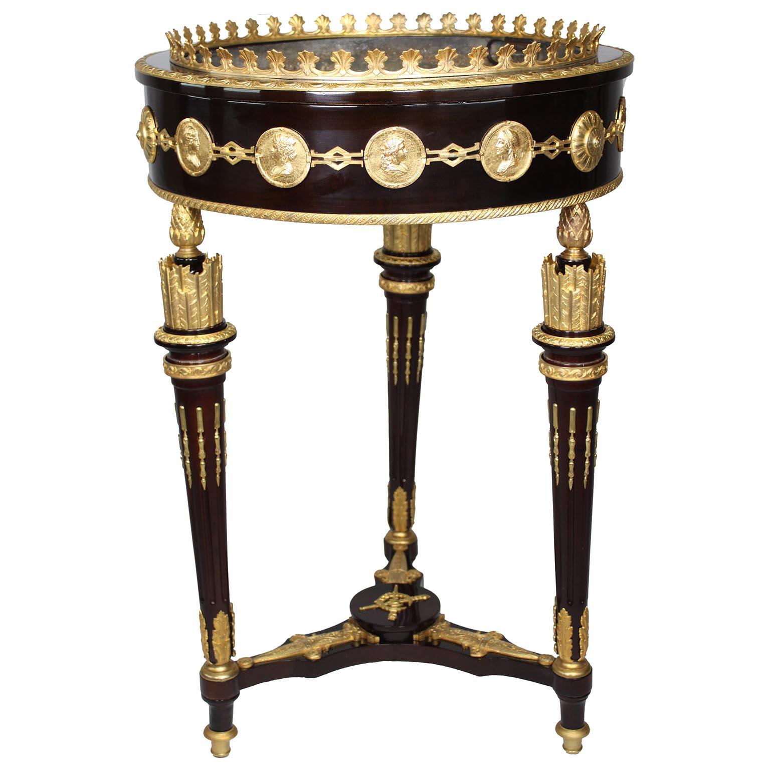 A French Empire-Style 19th/Early 20th C. Mahogany & Gilt-Bronze Mounted Planter In Good Condition For Sale In Los Angeles, CA